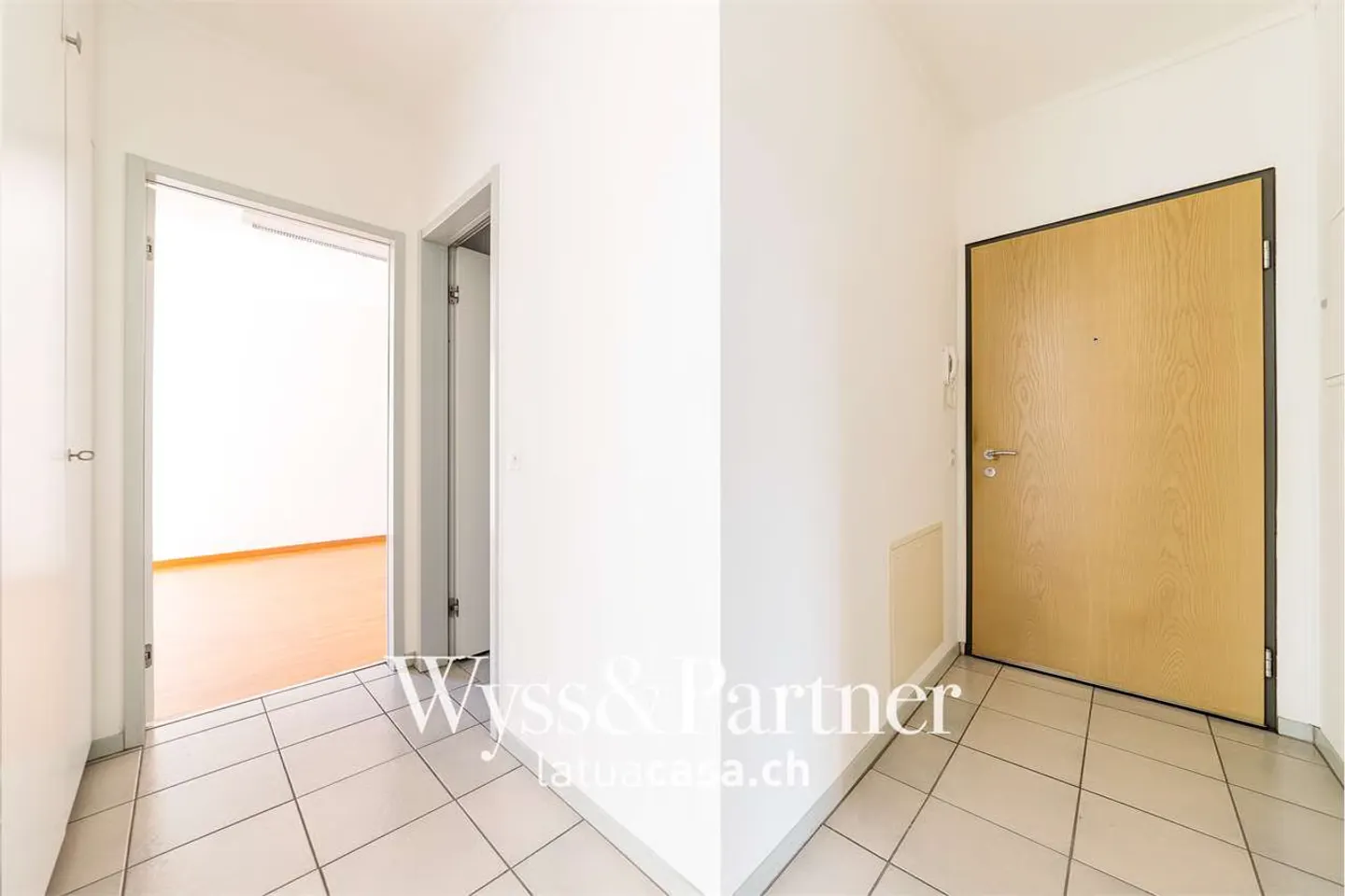 Chiasso center - bright 3.5 rooms - Photo 12 of 13