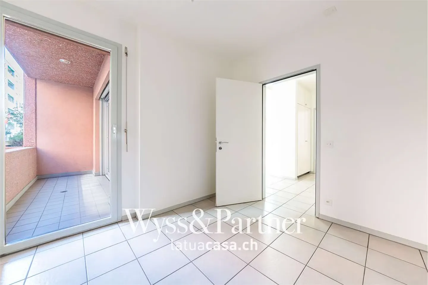 Chiasso center - bright 3.5 rooms - Photo 11 of 13