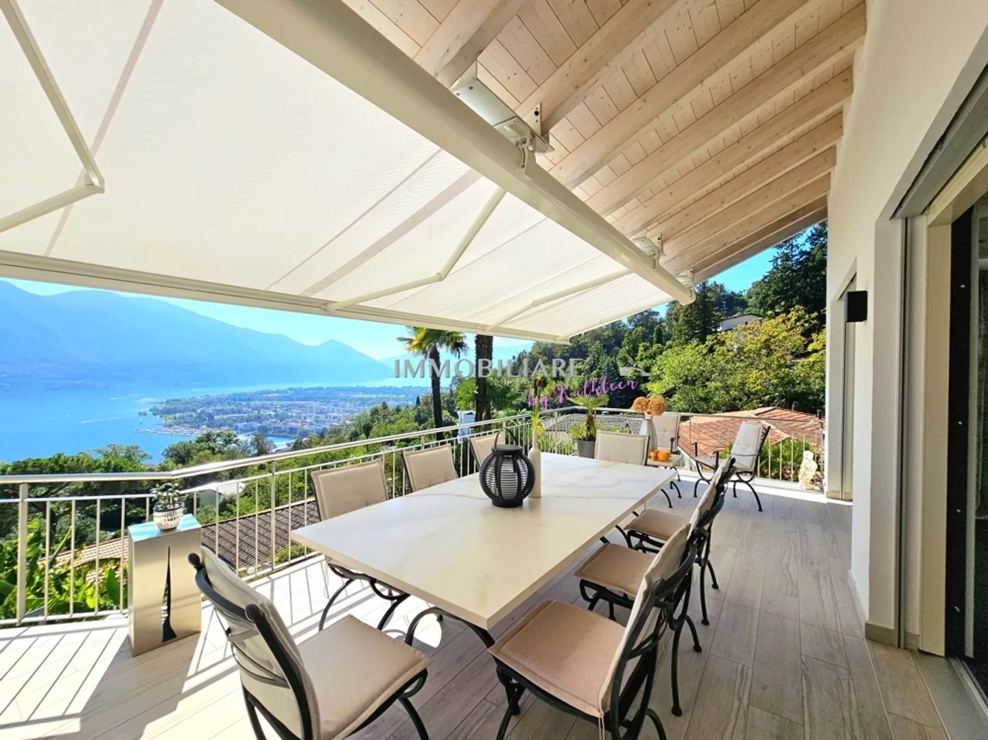 Villa moderna con meravigliosa vista sul lago, piscina e tecnologia sostenibile - Foto 3 di 13