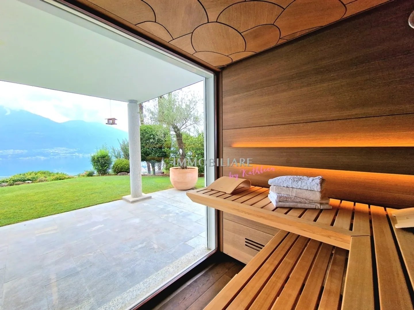 Villa moderna con meravigliosa vista sul lago, piscina e tecnologia sostenibile - Foto 13 di 13