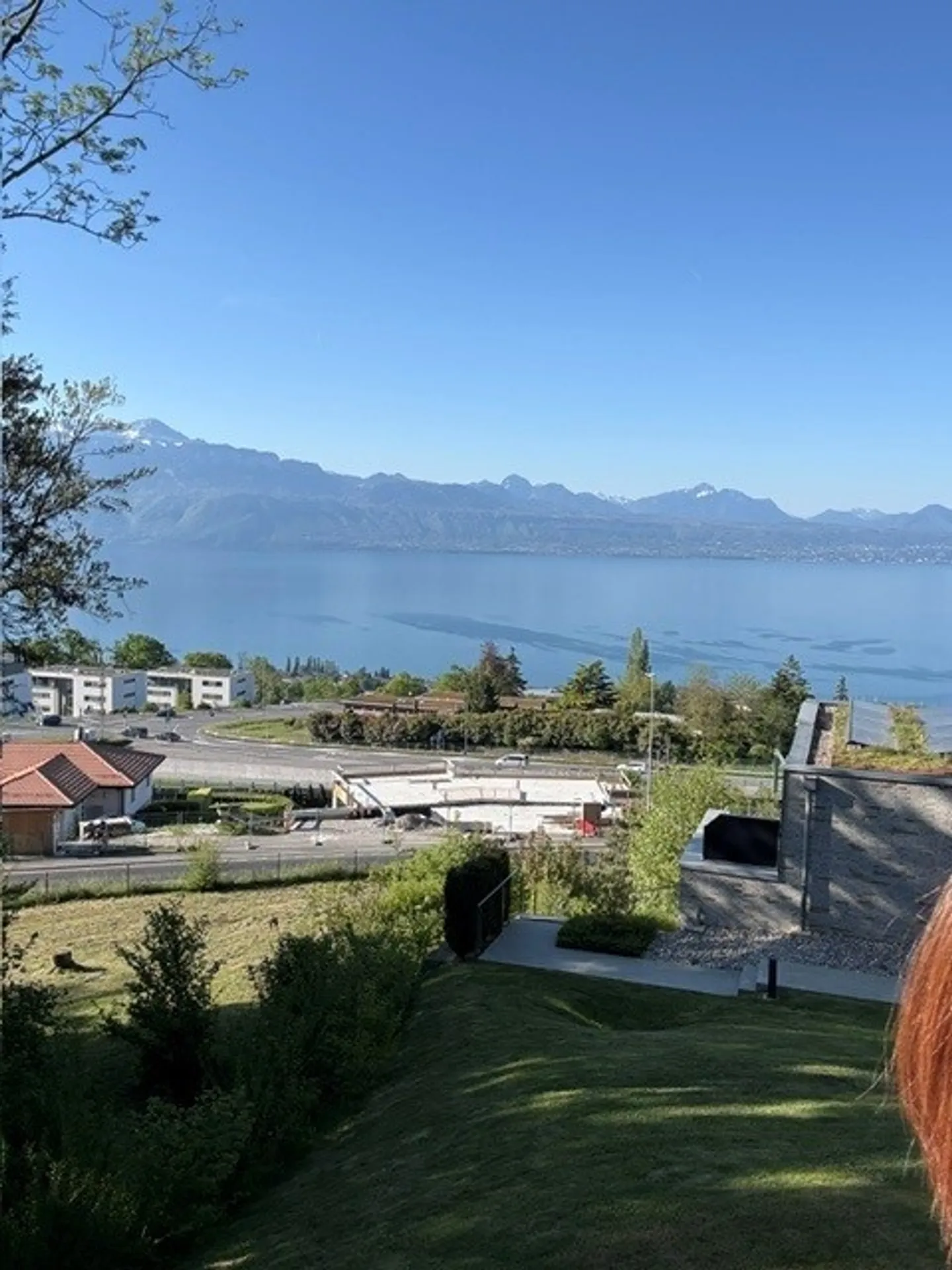 Beautiful 3.5-room apartment with beautiful lake and mountain views - Photo 3 of 10