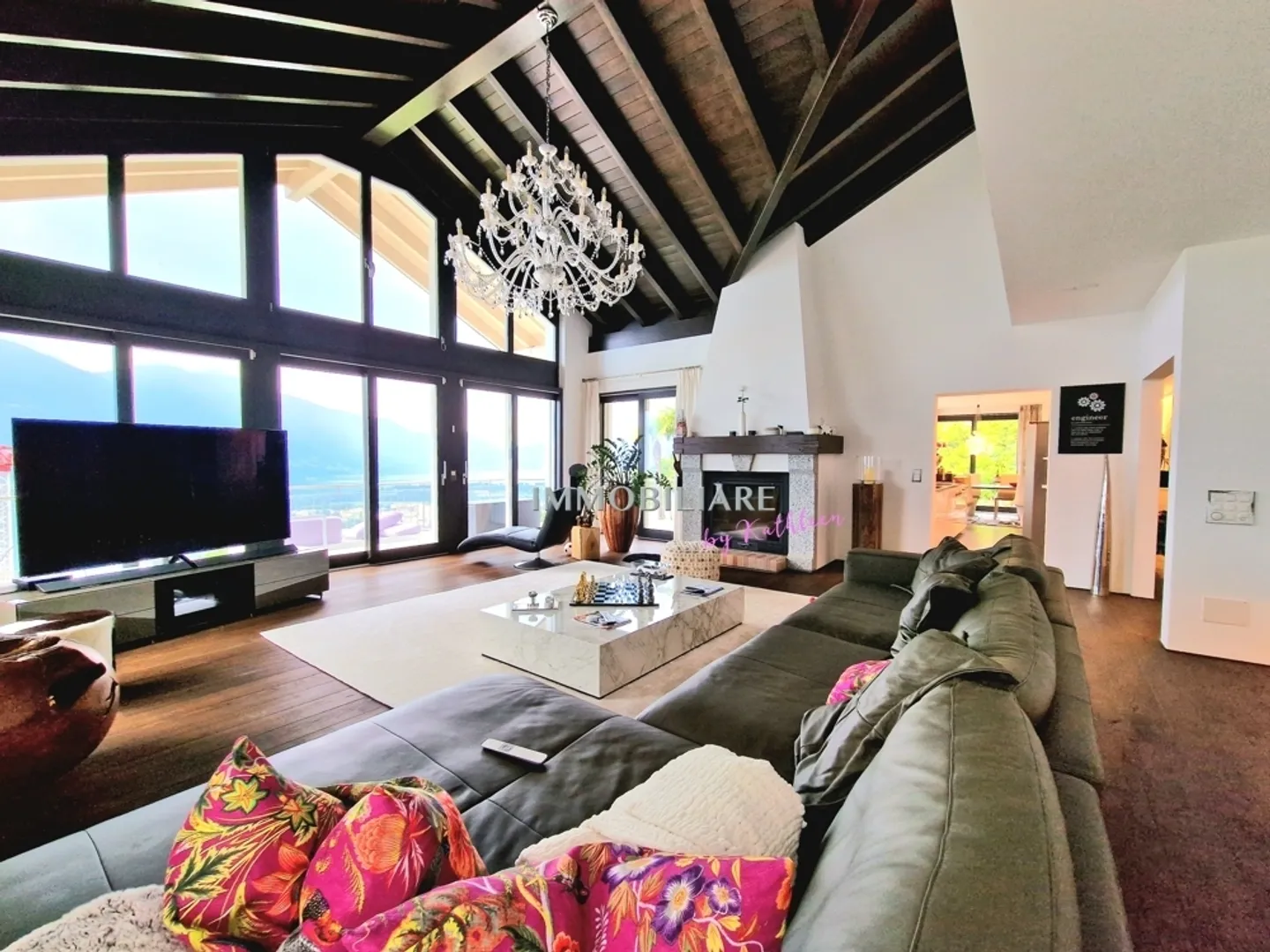 Villa moderna con meravigliosa vista sul lago, piscina e tecnologia sostenibile - Foto 10 di 13