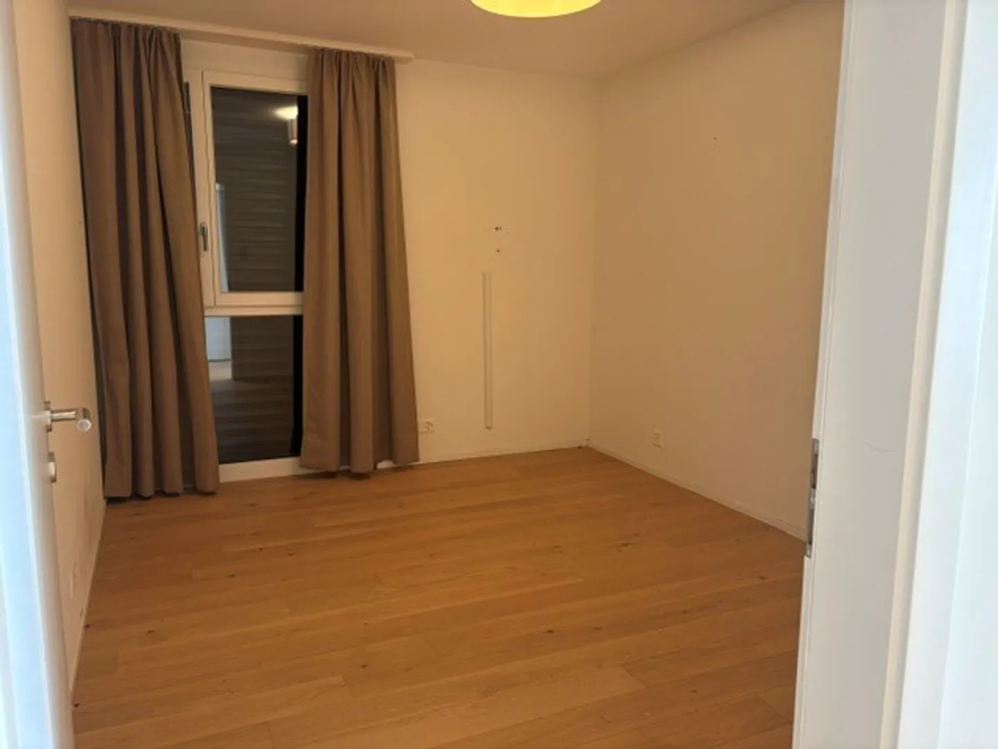 Beautiful 3.5-room apartment with beautiful lake and mountain views - Photo 9 of 10