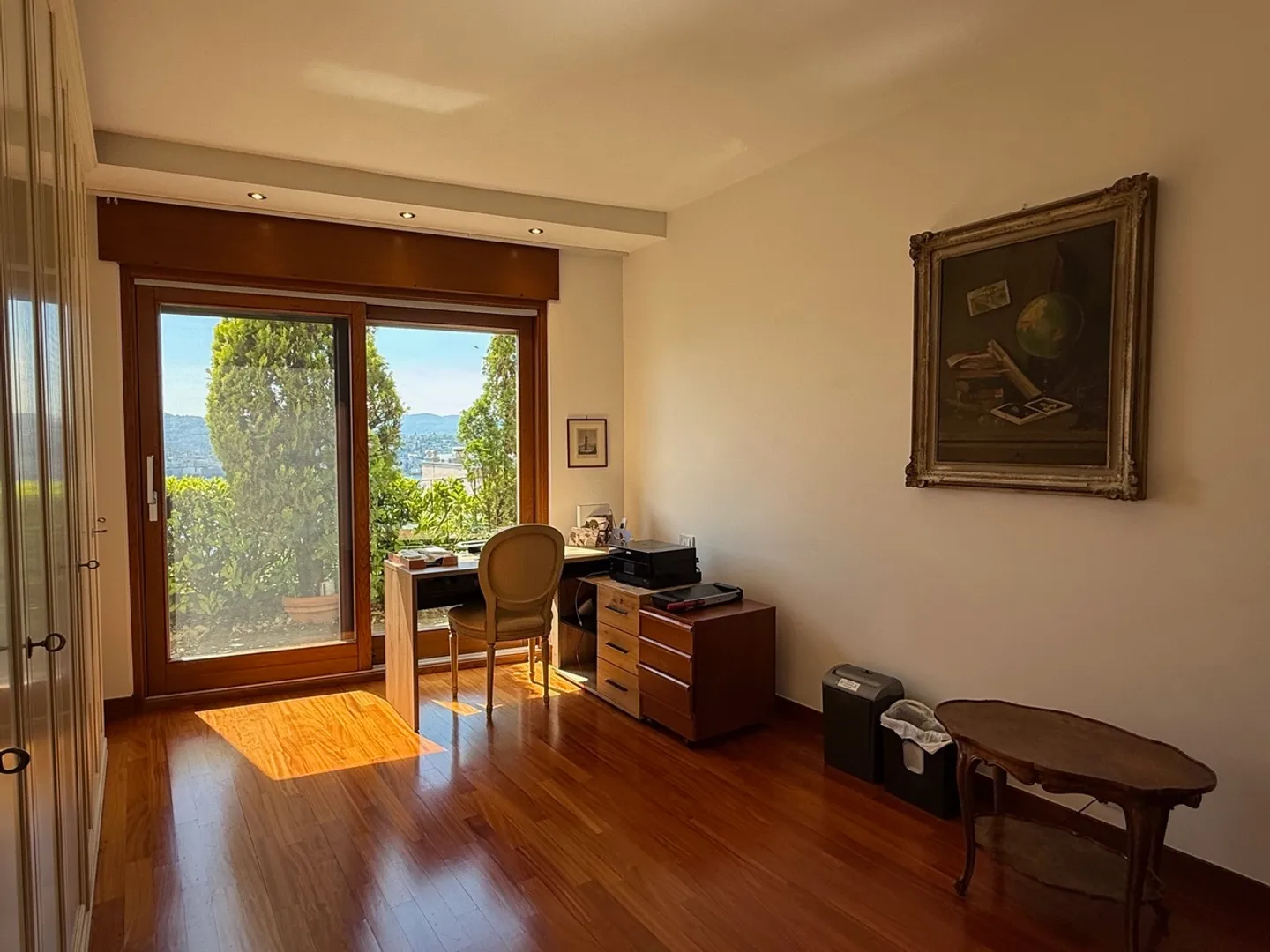 MAGNIFIKANTE WOHNUNG MIT PFLEGELEICHEM GARTEN UND SEEBLICK - Foto 8 von 9