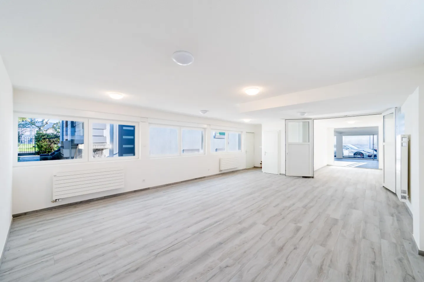 Ampio locale commerciale ristrutturato - ideale per uffici, studi o attività di benessere - Foto 4 di 6