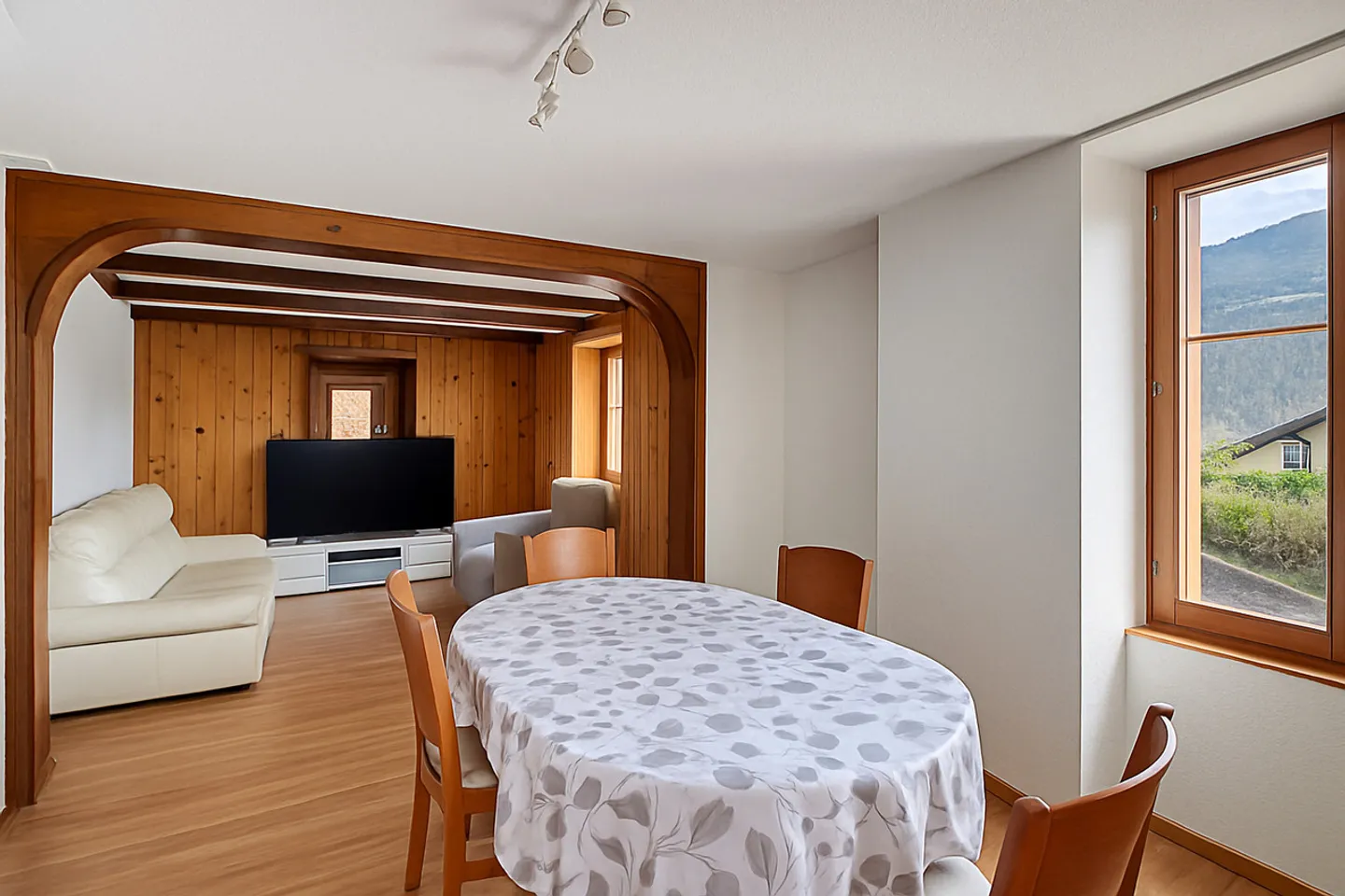 5.5-Room House in the Heart of the Village - Photo 1 of 10