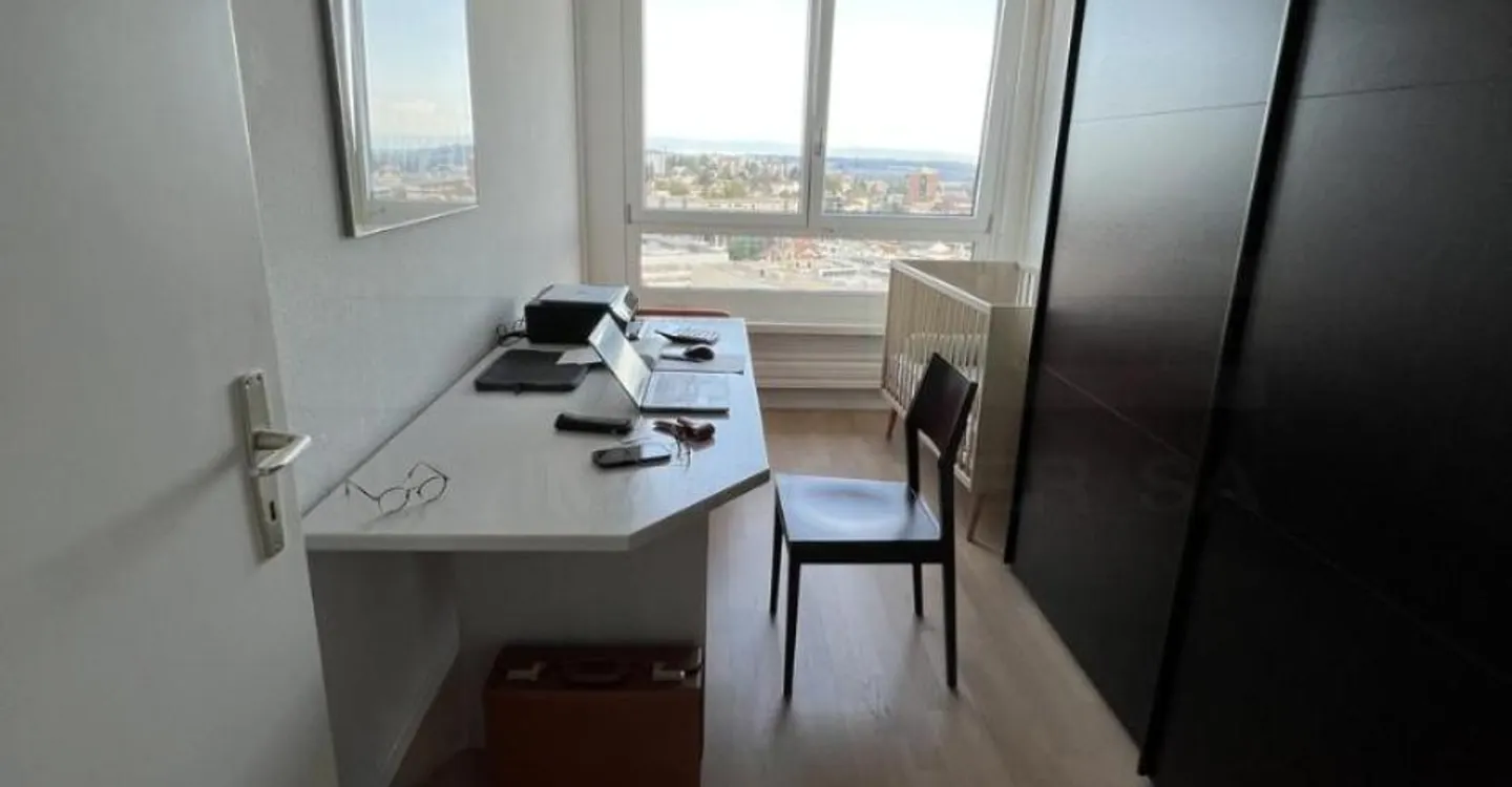 Spacious 5.5-room apartment in the heart of Fribourg - Photo 6 of 8