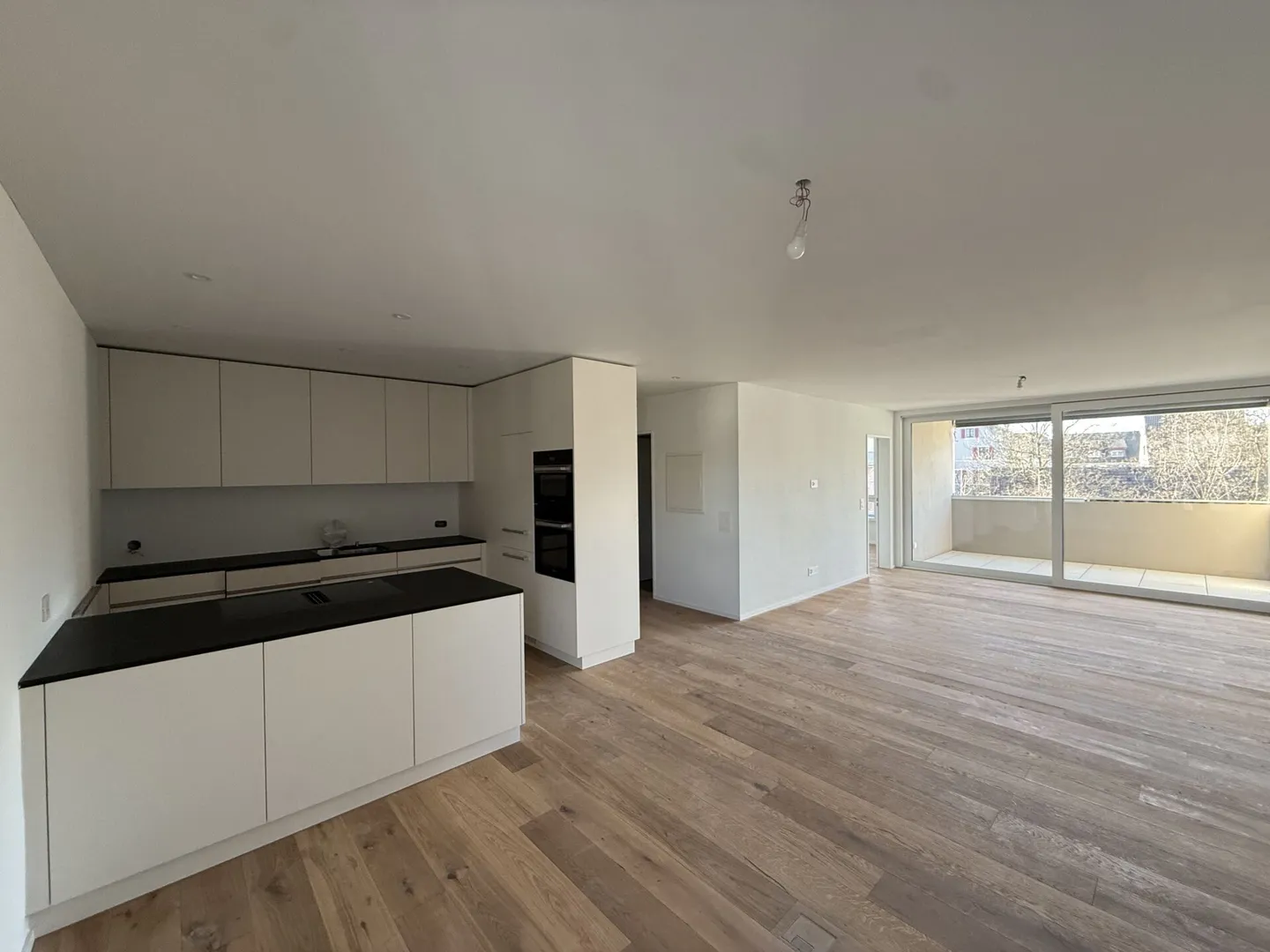 Nuovo appartamento in condominio in posizione centrale con balcone! - Foto 1 di 11