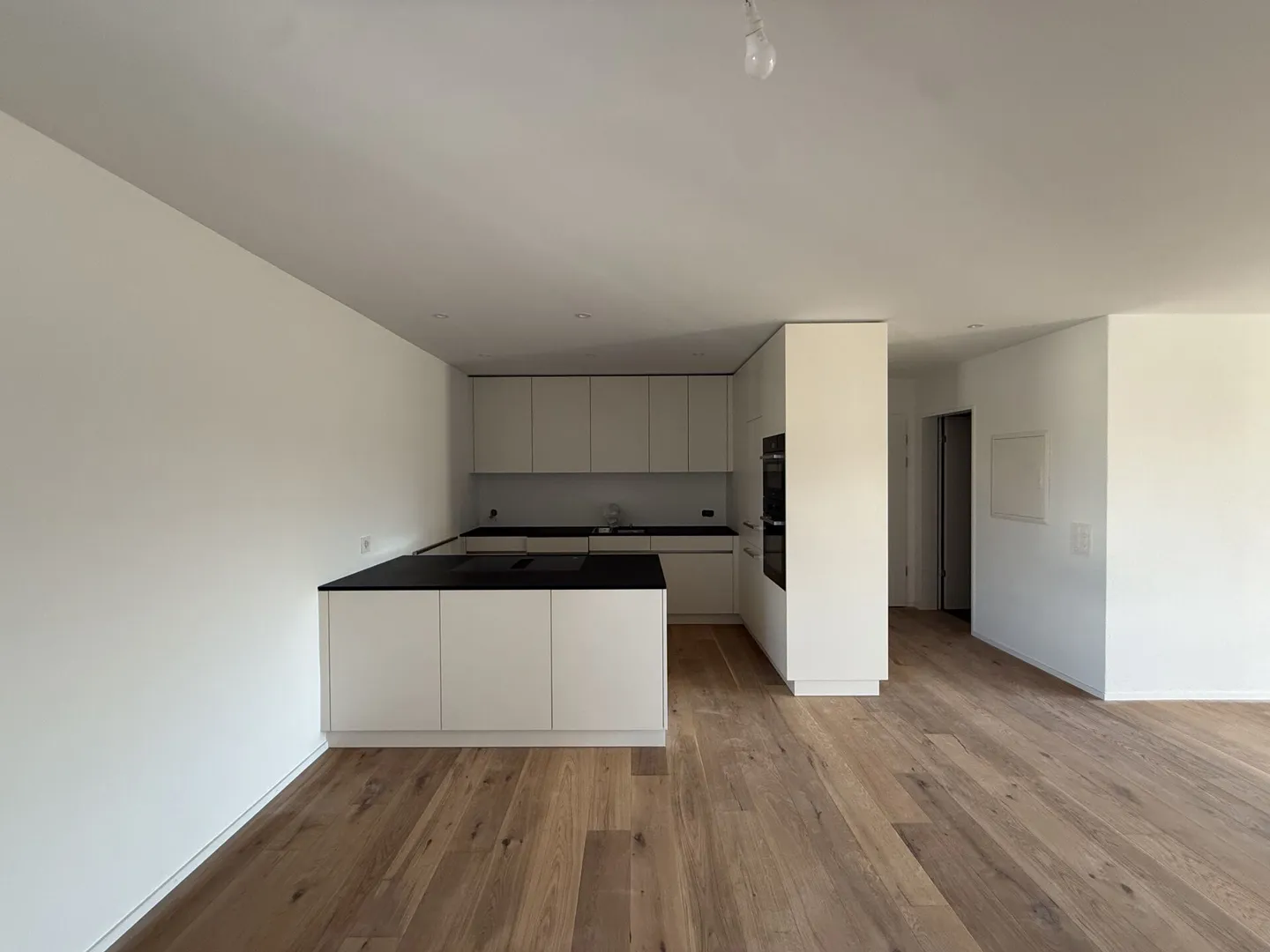 Nuovo appartamento in condominio in posizione centrale con balcone! - Foto 2 di 11