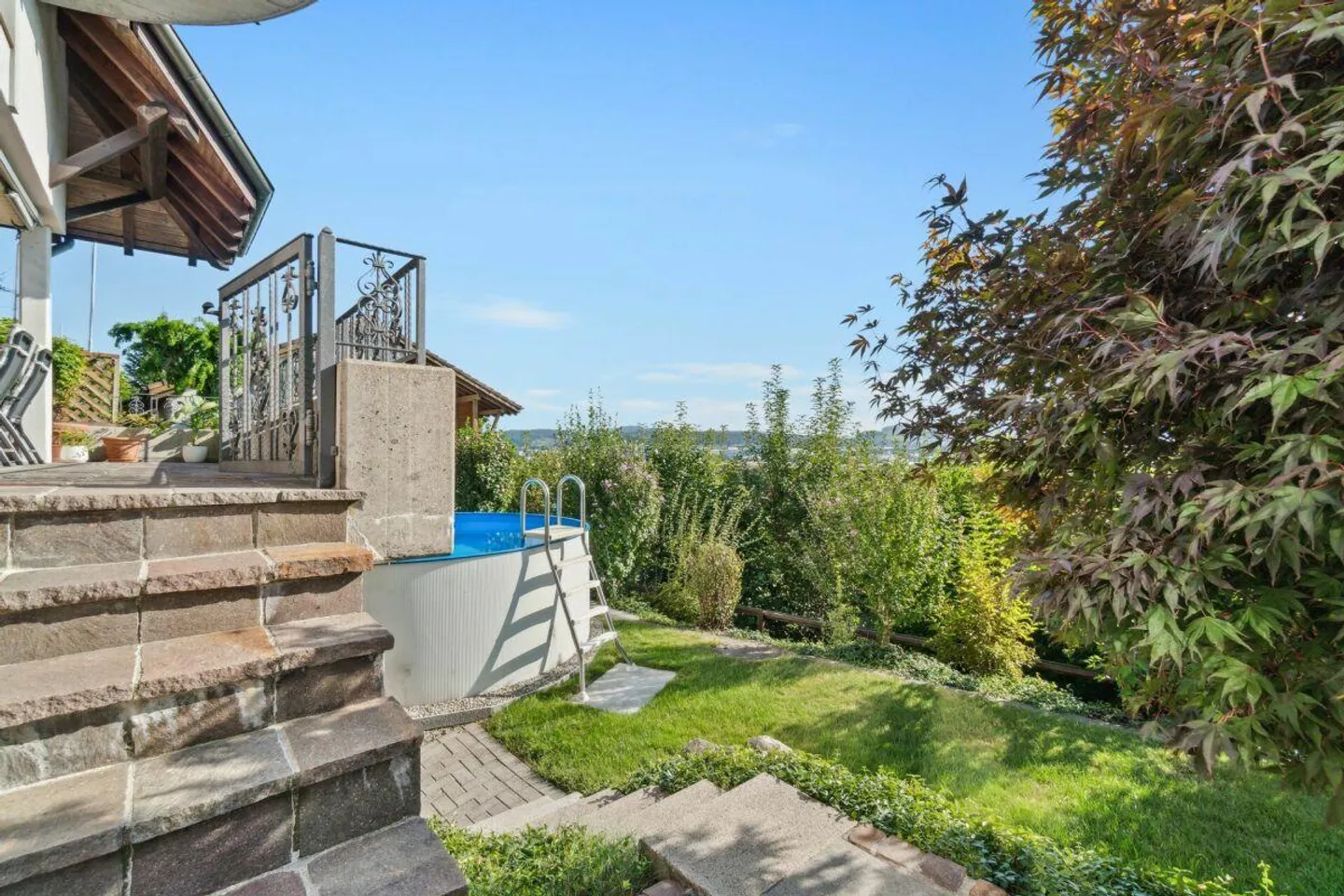 Grosszügiges Einfamilienhaus mit fantastischer Aussicht - Foto 4 von 20