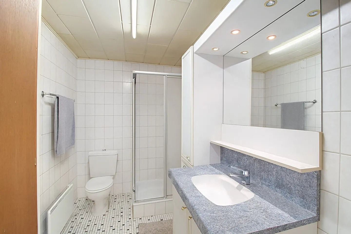 5.5-Room House in the Heart of the Village - Photo 8 of 10