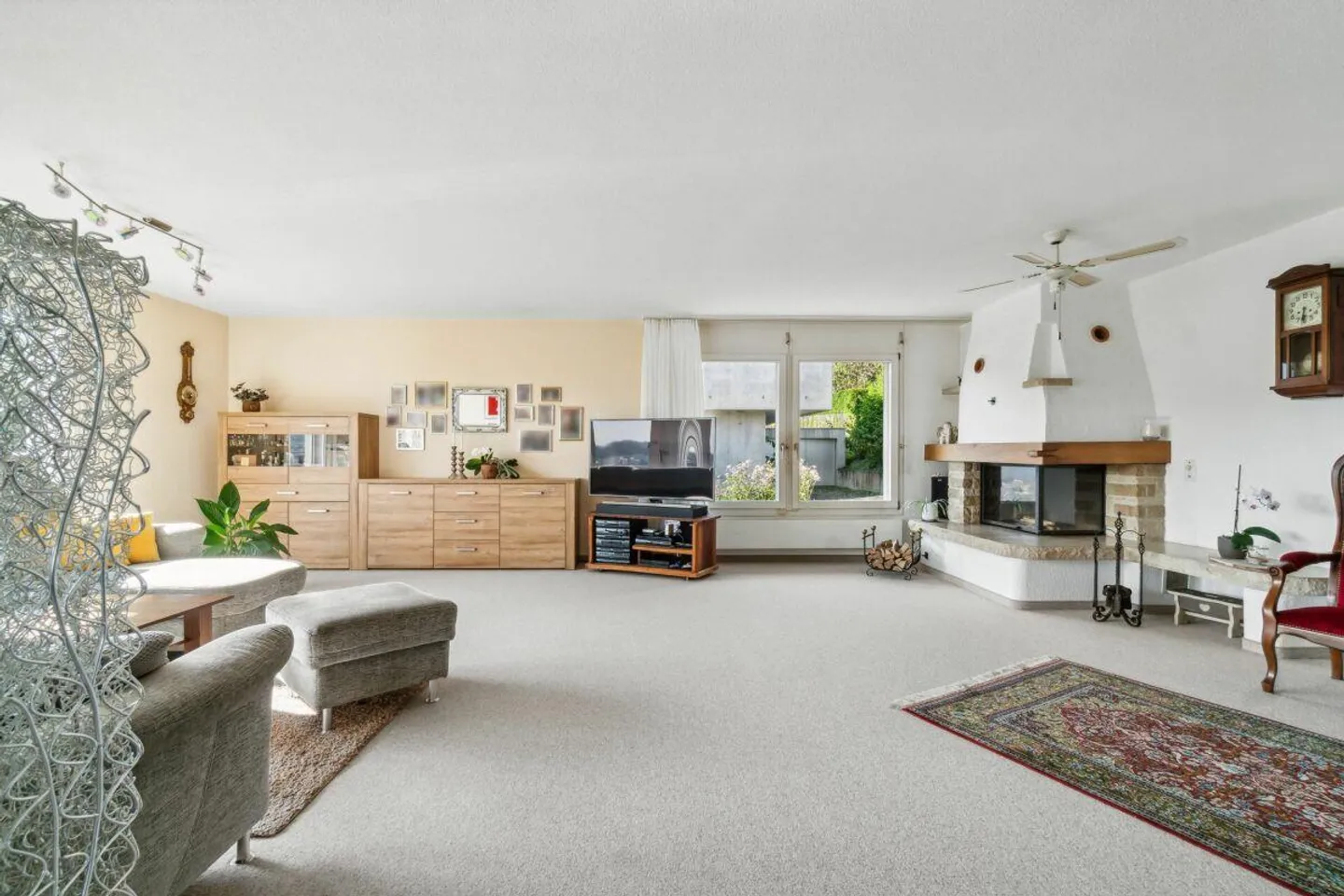 Grosszügiges Einfamilienhaus mit fantastischer Aussicht - Foto 6 von 20