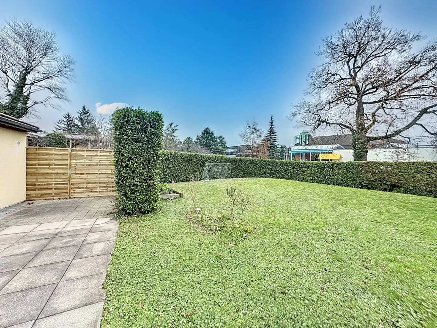 Villa a Thônex con quattro camere da letto - Foto 1 di 13
