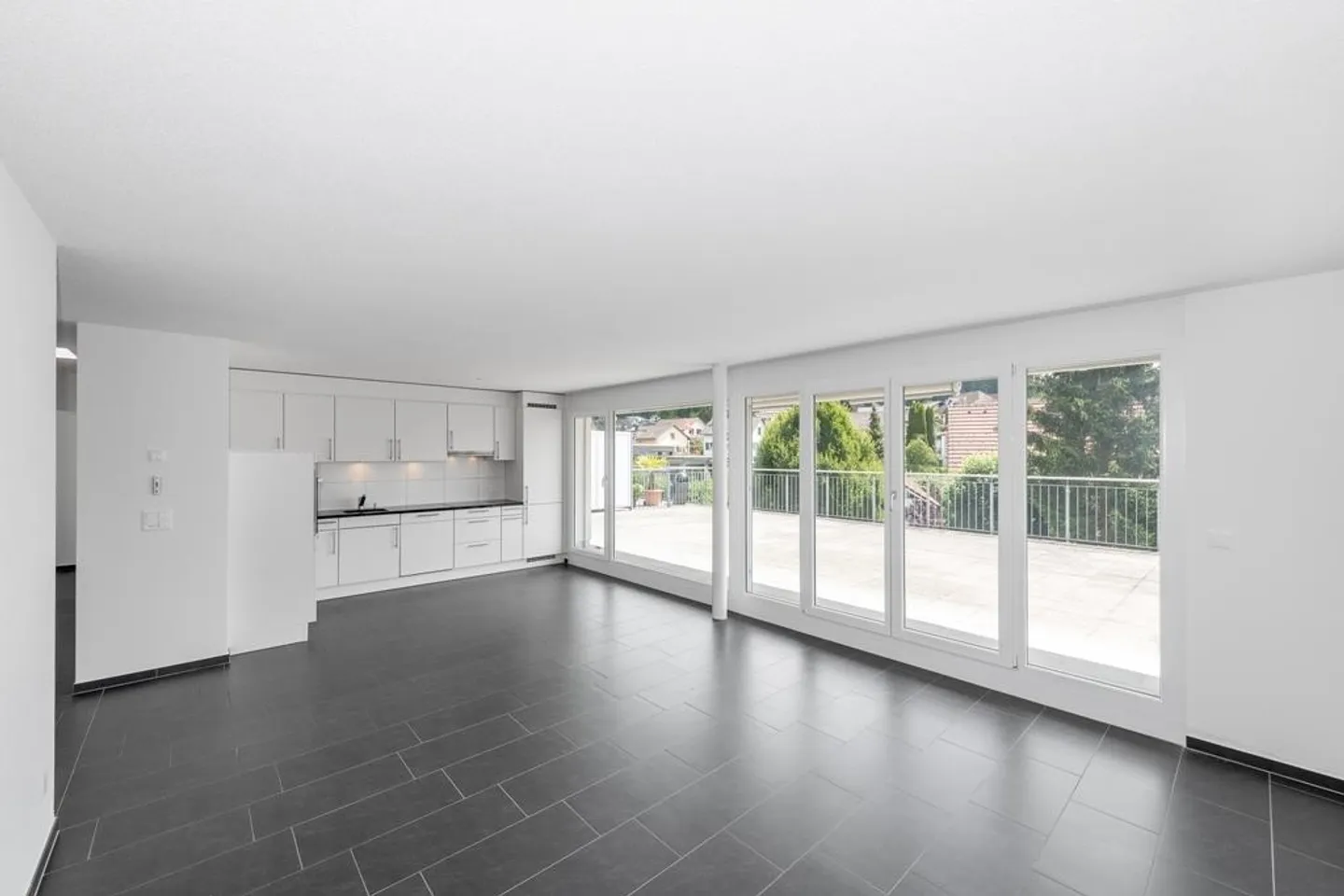 Wunderschöne und moderne Attika Wohnung - Foto 3 von 11