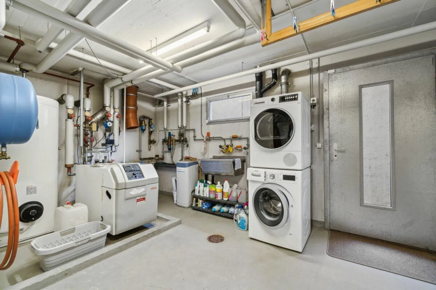 Grosszügiges Einfamilienhaus mit fantastischer Aussicht - Foto 18 von 20