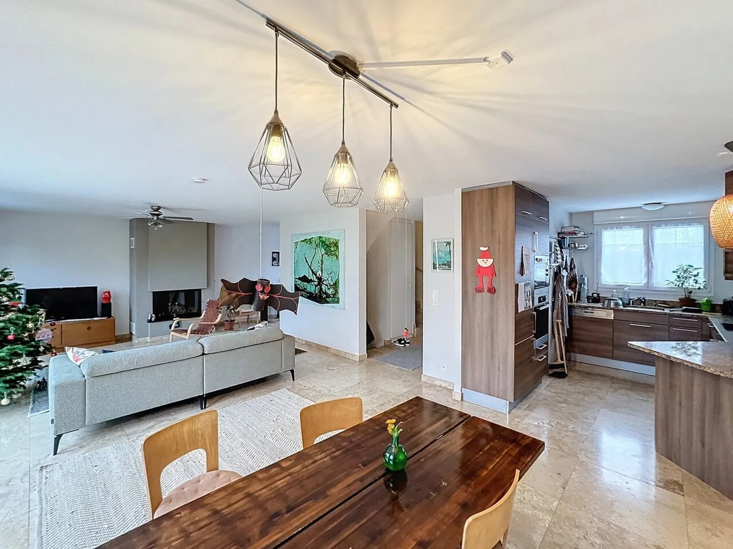 Villa a Thônex con quattro camere da letto - Foto 3 di 13