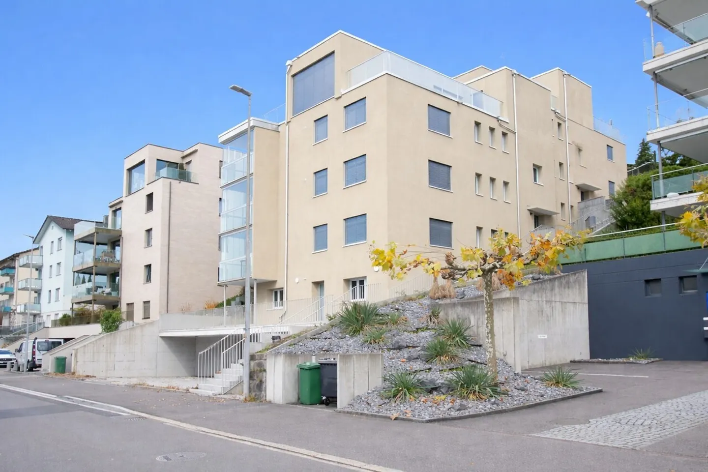 Votre nouveau chez-vous avec une vue imprenable sur le lac - Photo 1 sur 13