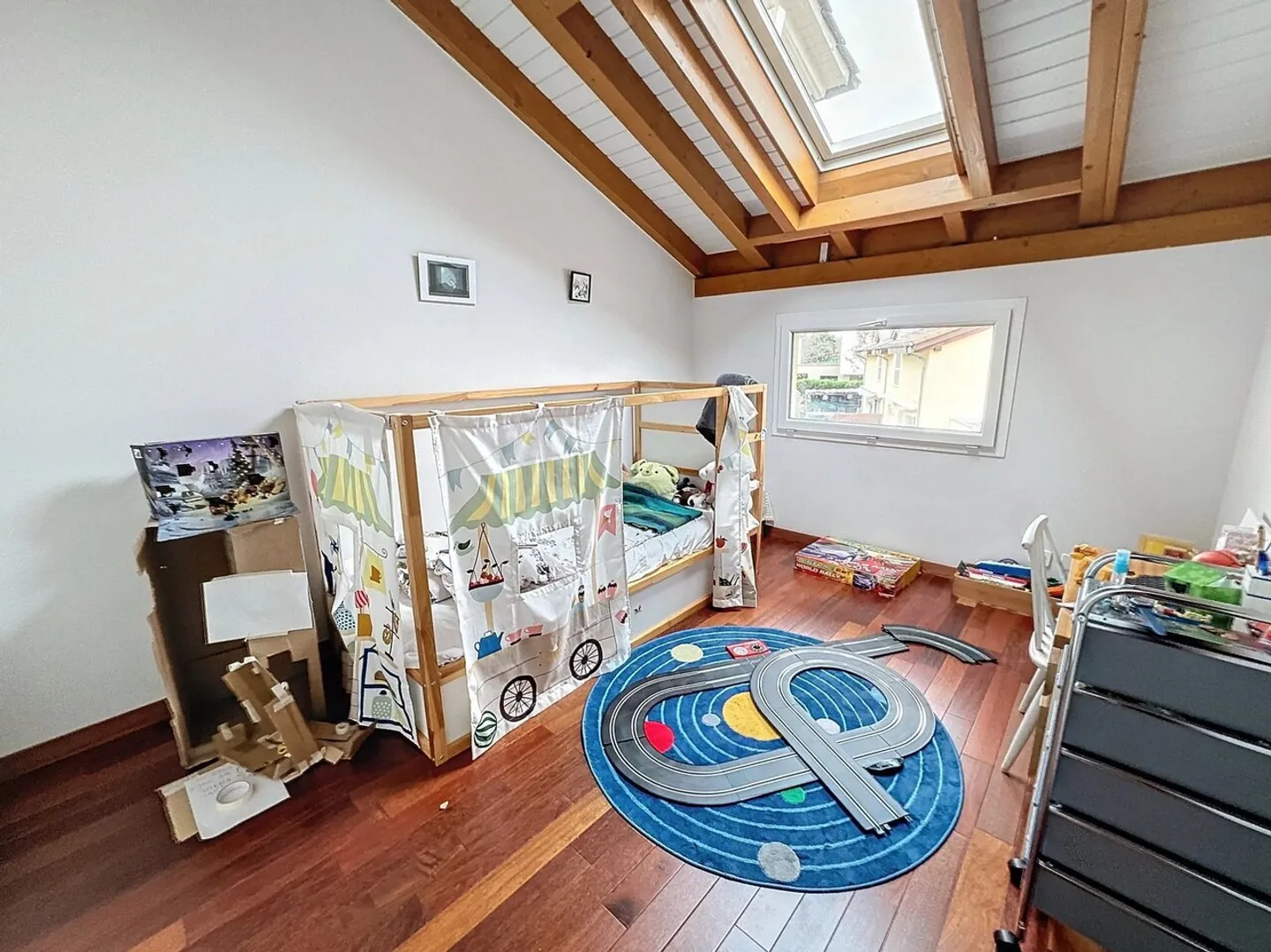 Villa a Thônex con quattro camere da letto - Foto 7 di 13