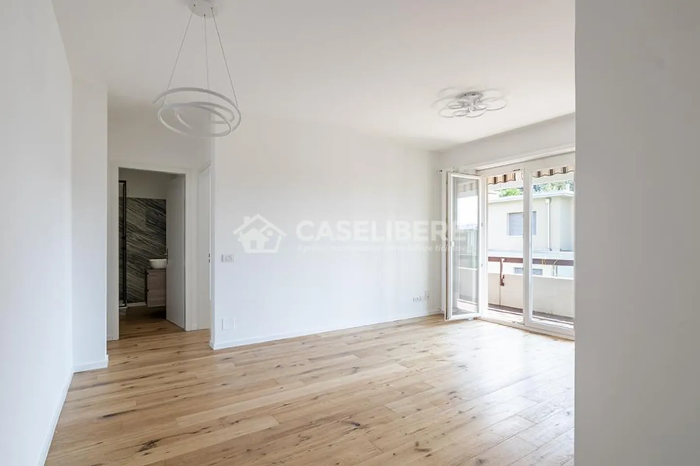 SPLENDIDE 2.5 RÉNOVÉ À PREGASSONA - Photo 2 sur 9