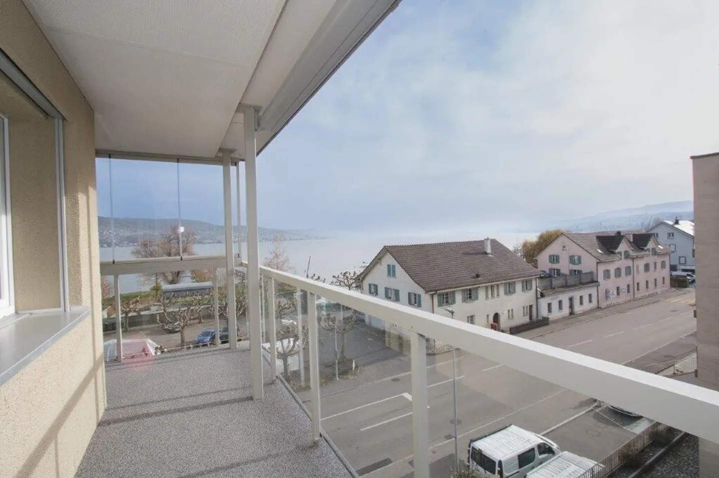 Votre nouveau chez-vous avec une vue imprenable sur le lac - Photo 12 sur 13