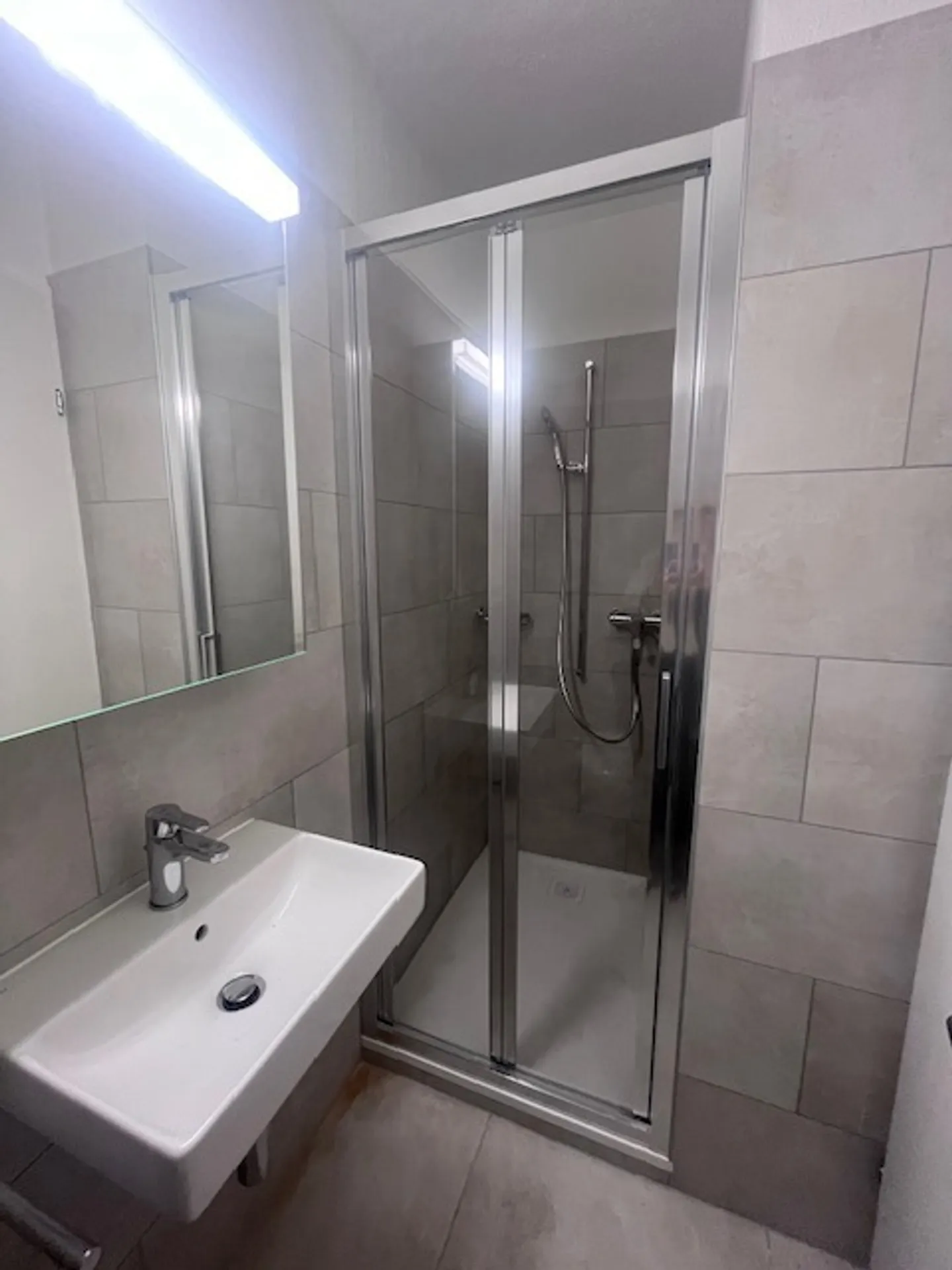 ASCONA, wir vermieten eine 4 1/2-Zimmer-Wohnung in zentraler Lage - Foto 3 von 9