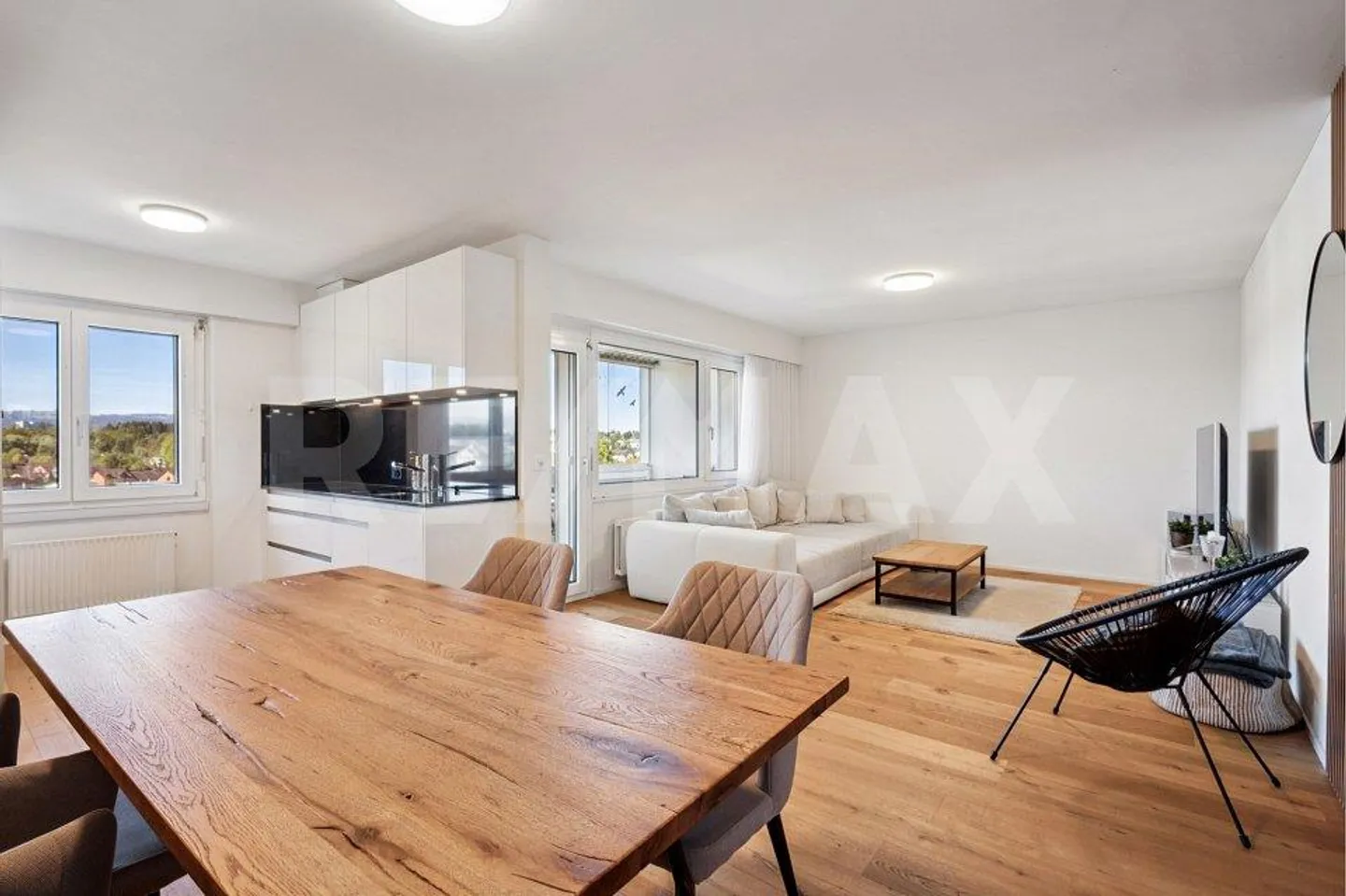 3.5 Room Apartment - Photo 2 of 13