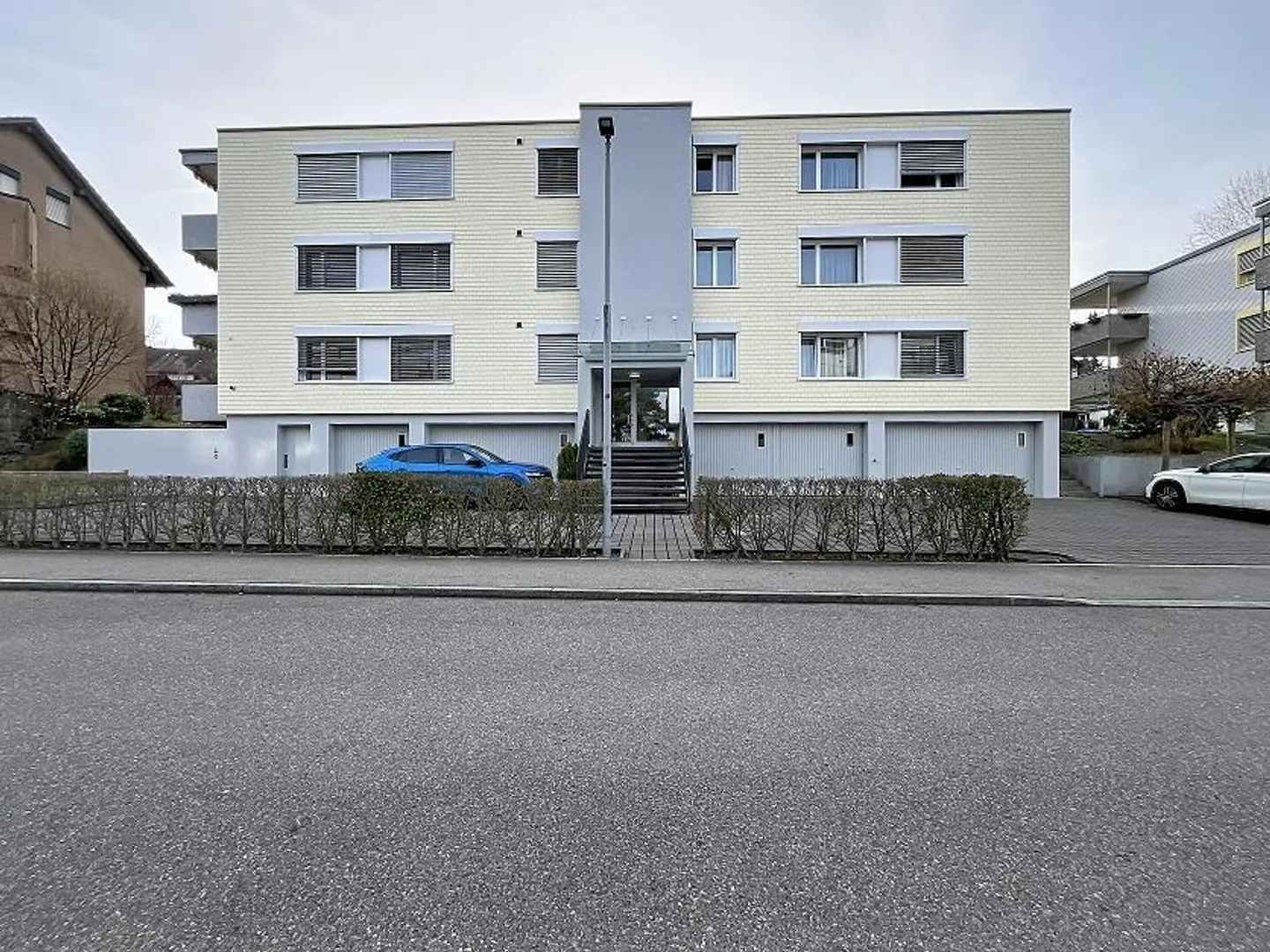 Appartamento giardino di 4 stanze appena ristrutturato a Forch-Zurigo - Foto 1 di 10