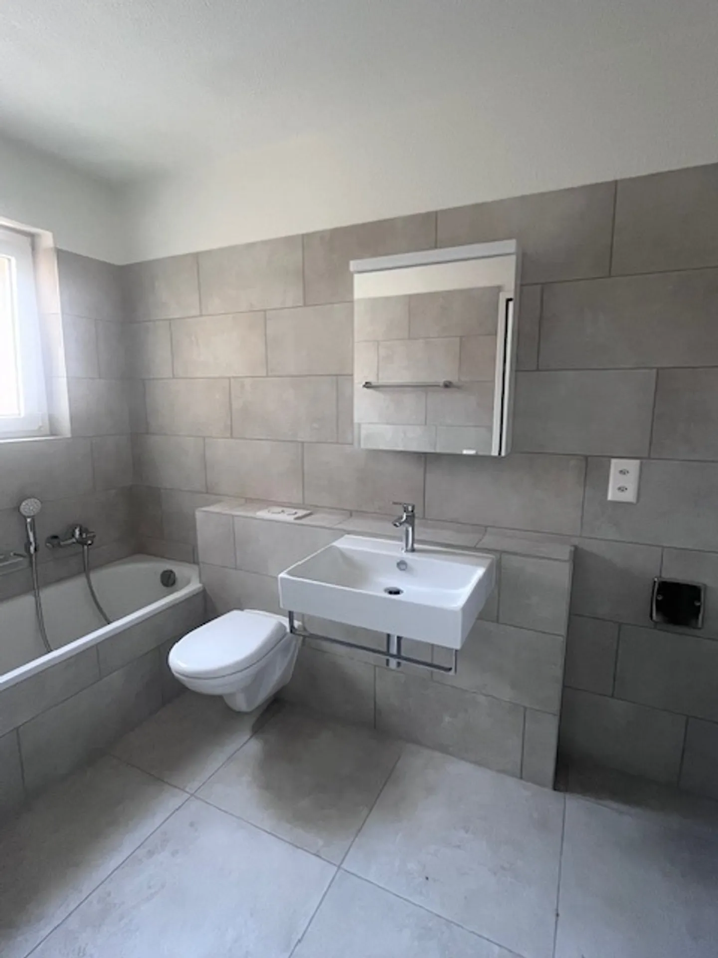 ASCONA, wir vermieten eine 4 1/2-Zimmer-Wohnung in zentraler Lage - Foto 6 von 9