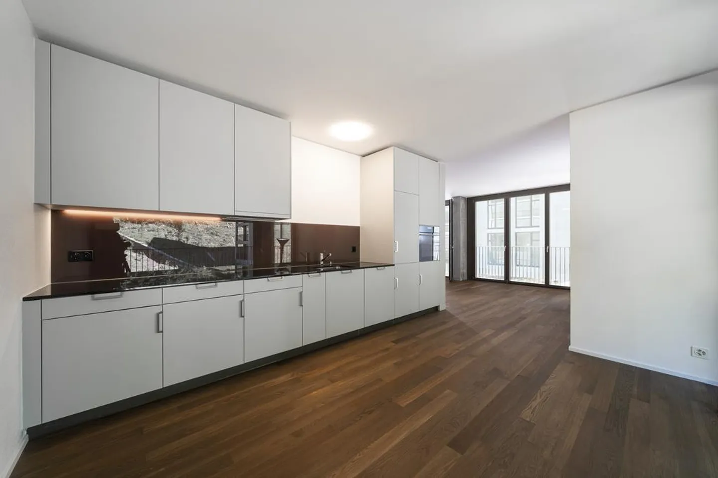 Spacious, modern apartment in a sought-after location - Photo 1 of 12