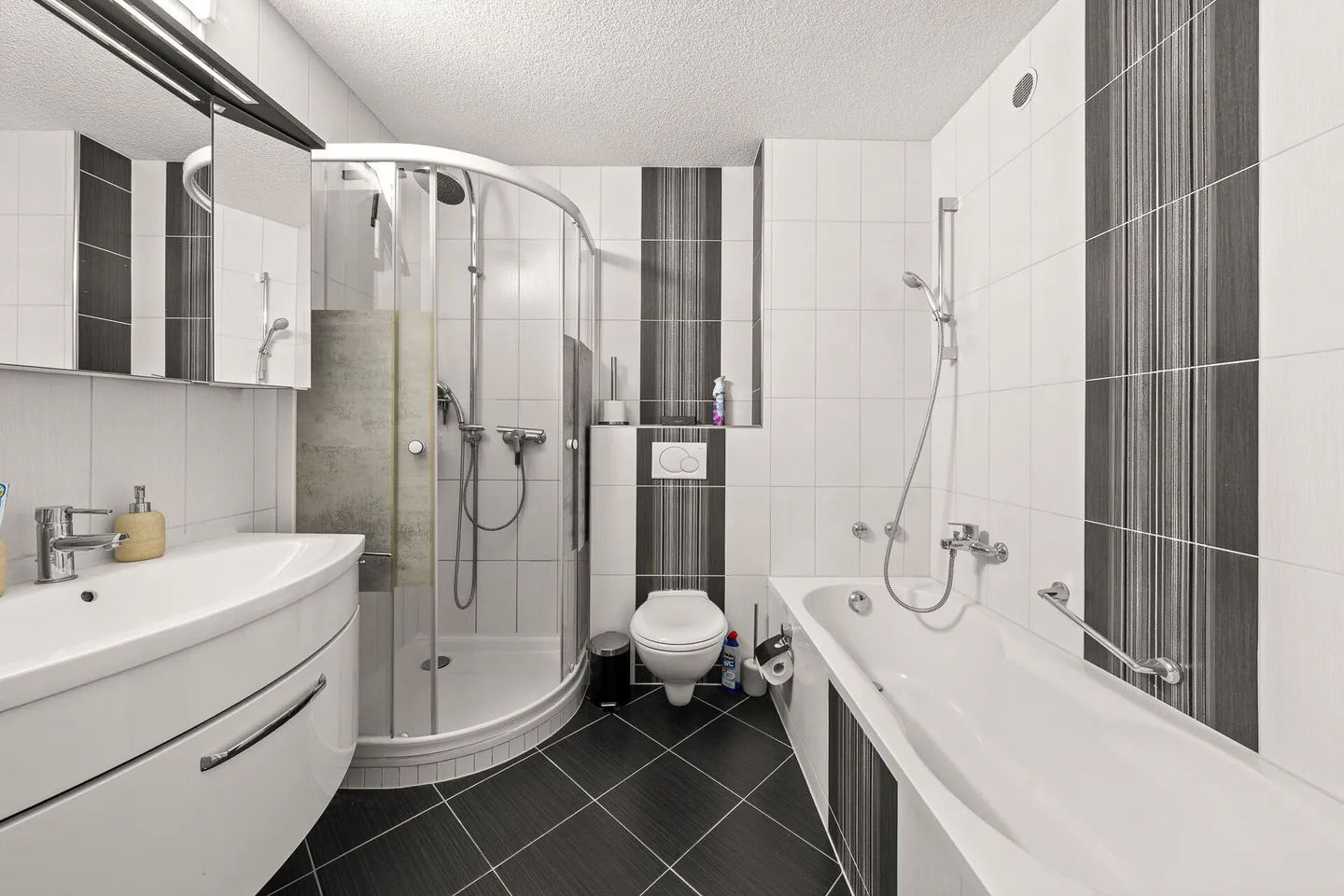 Bright 5.5-room apartment in a central location in Biberist! - Photo 10 of 19