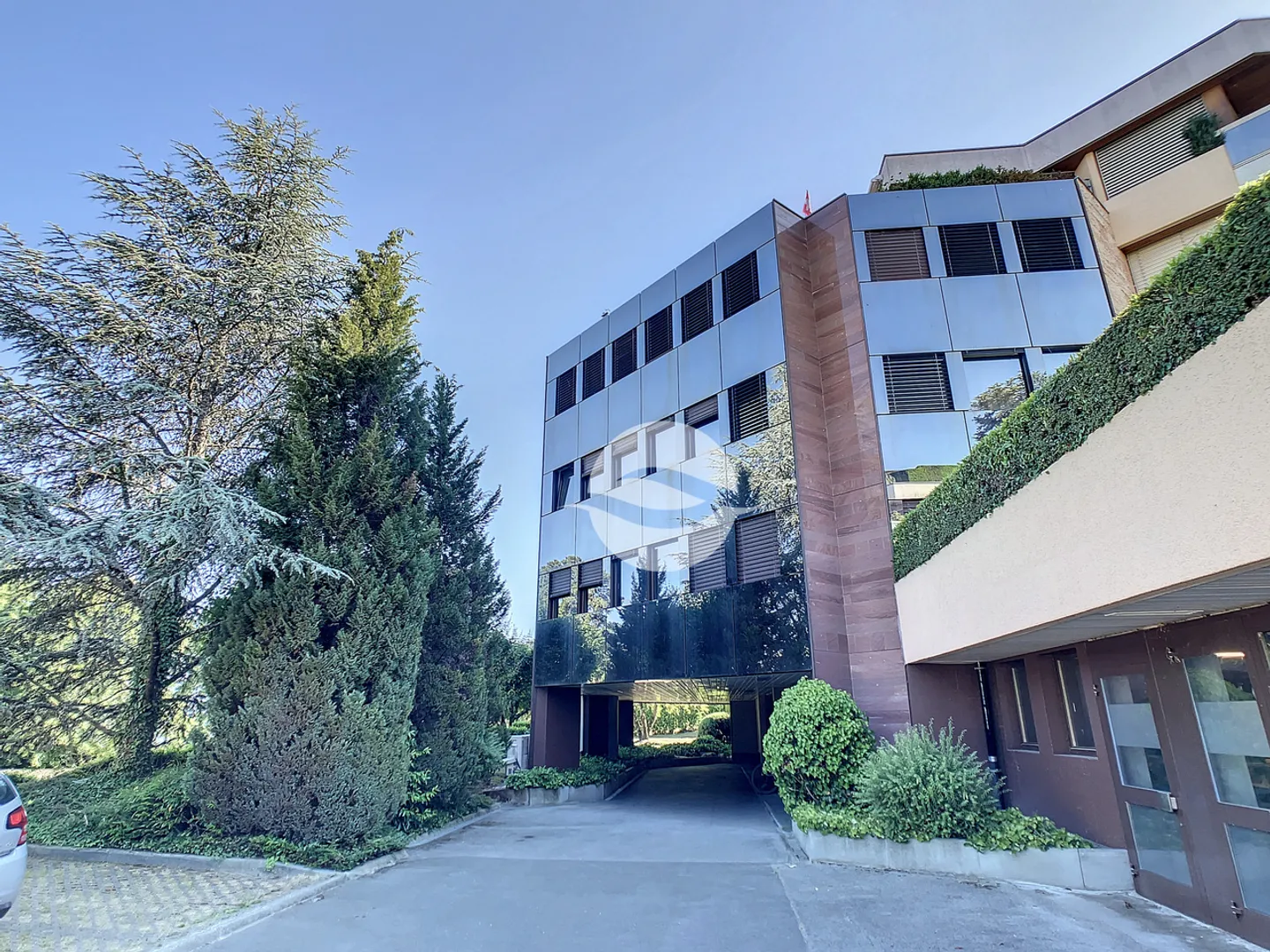 Beautiful apartment with lake and Alps view - Photo 1 of 15