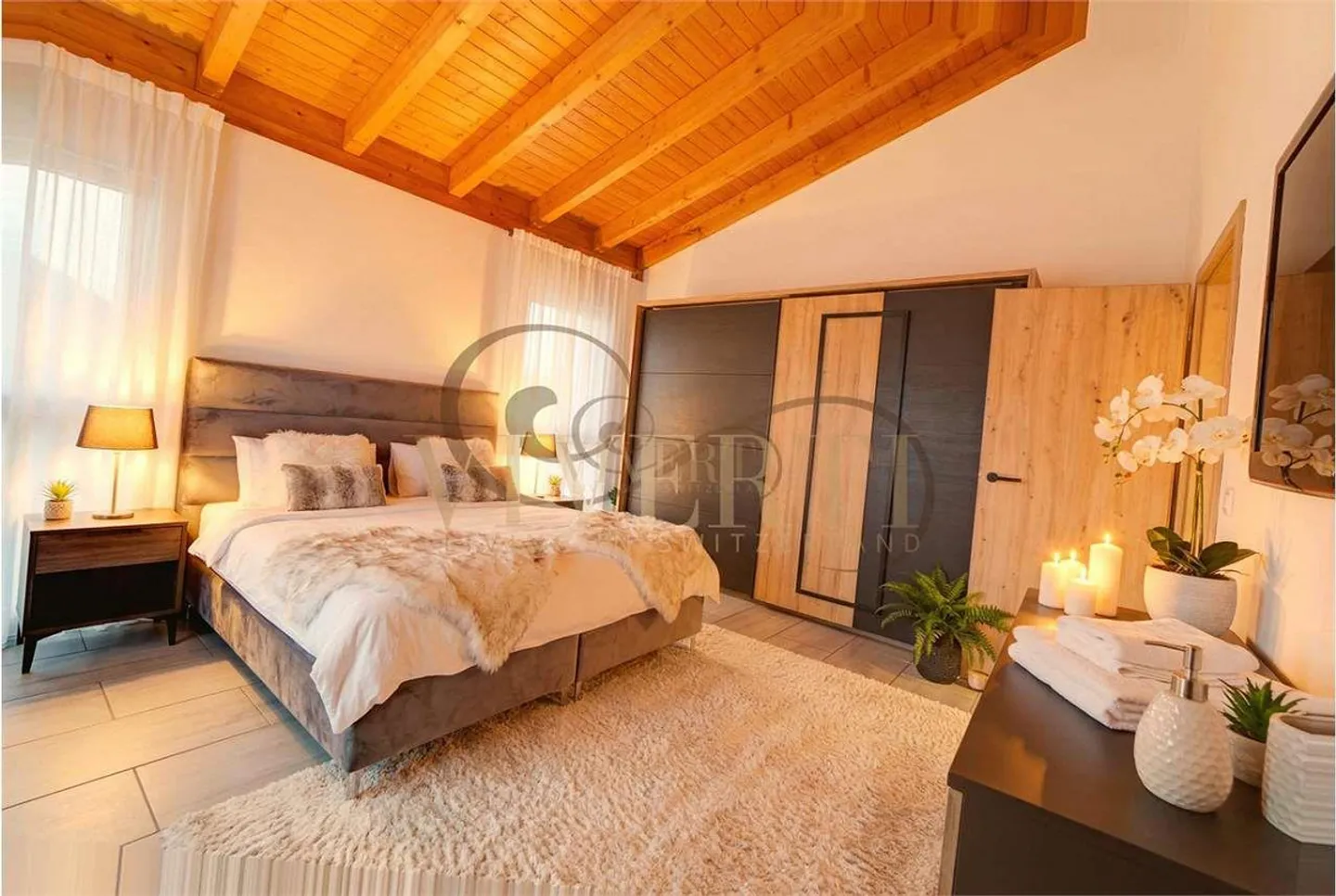 Ein Nest im Himmel: 4,5-Zimmer-Penthouse mit Kamin und Aussicht - Foto 7 von 13