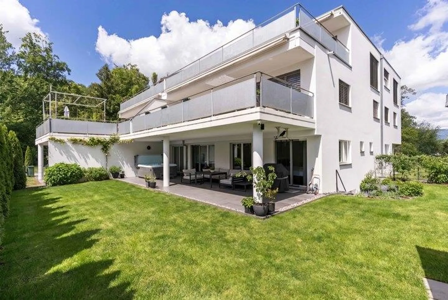 WELLNESS PUR - APPARTEMENT MAISONETTE ATTRACTIF AVEC JARDIN - Photo 1 sur 9