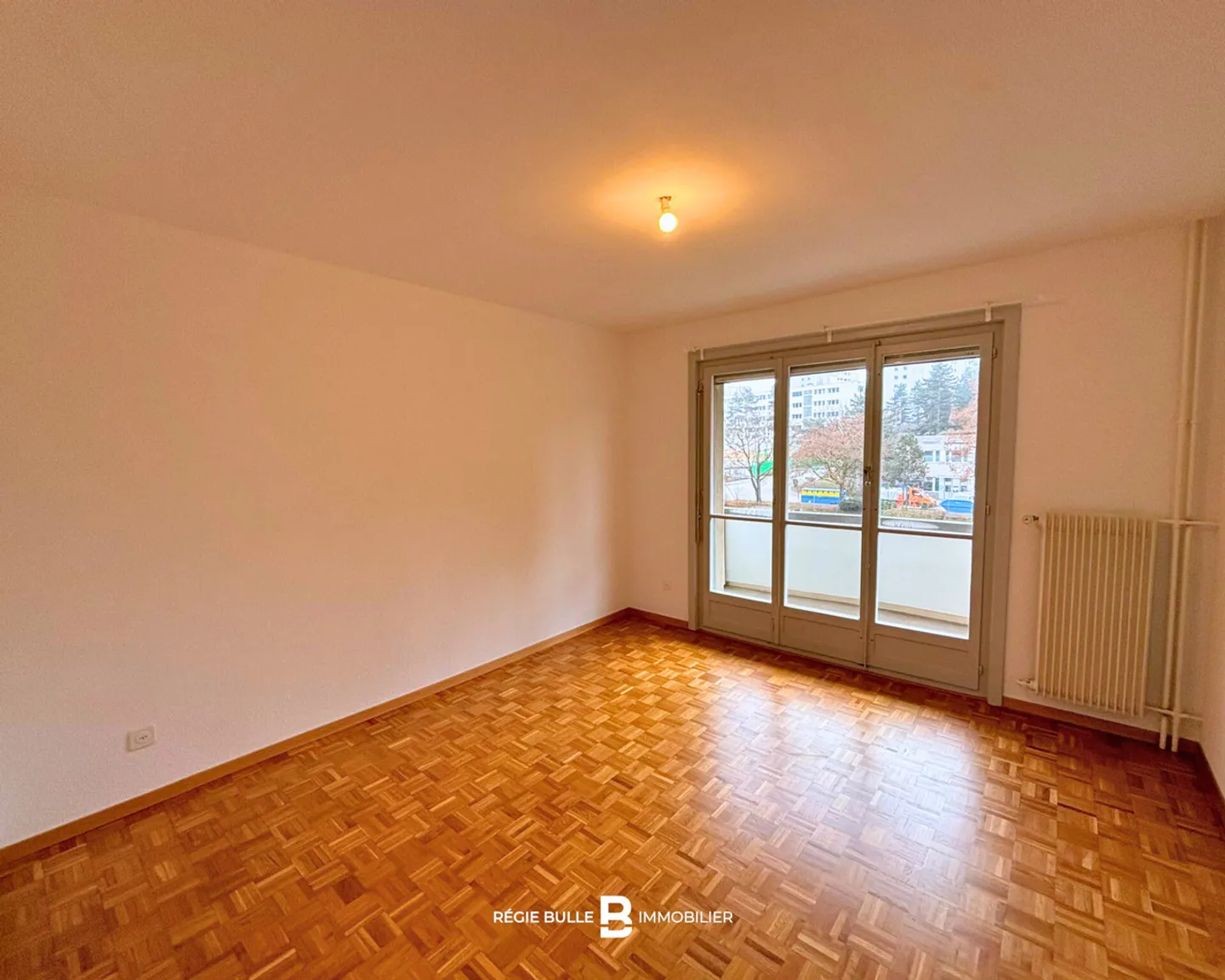 Apartment for rent - Photo 3 of 9