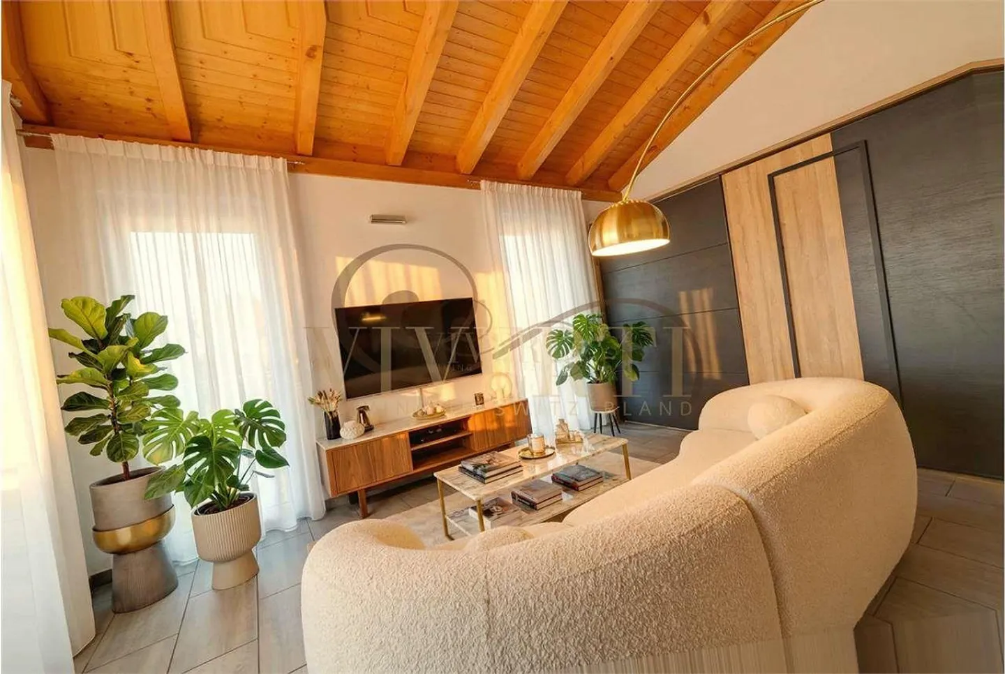 Ein Nest im Himmel: 4,5-Zimmer-Penthouse mit Kamin und Aussicht - Foto 10 von 13