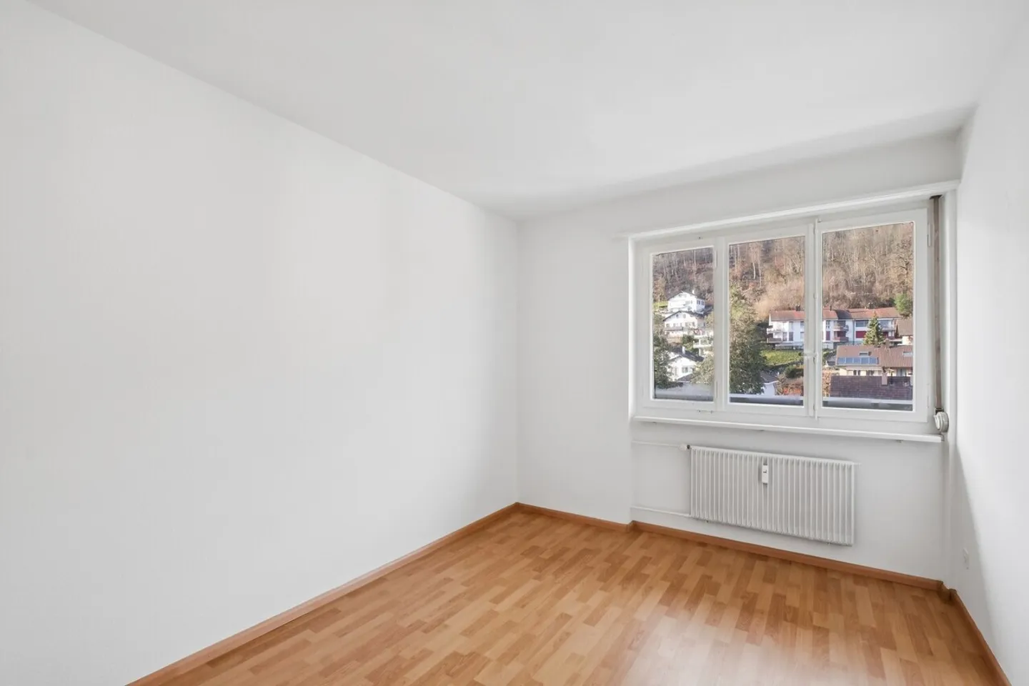 Move in now - freshly renovated apartment quiet, green & central - Photo 9 of 11