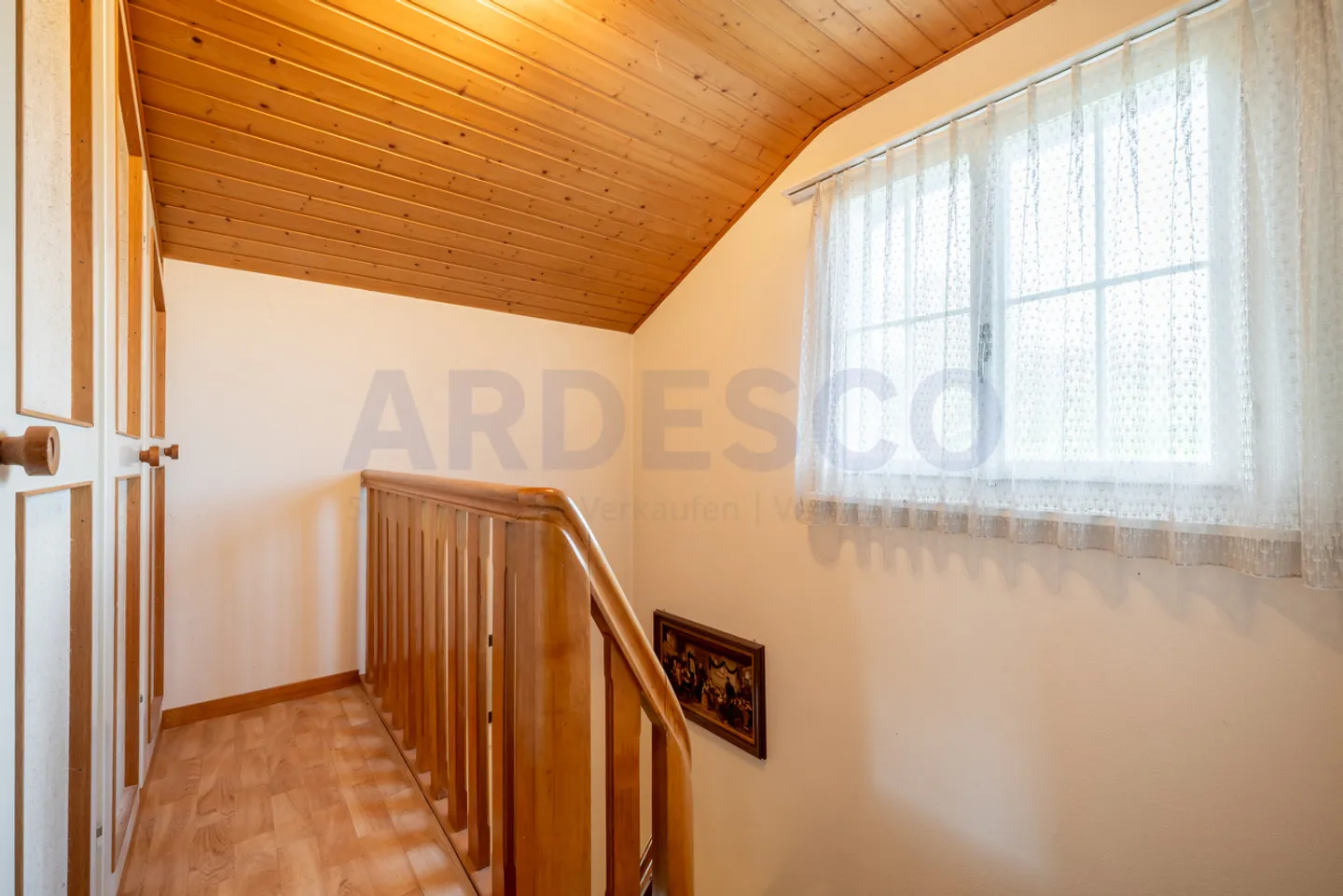 Charming Home with Garden - Photo 10 of 11