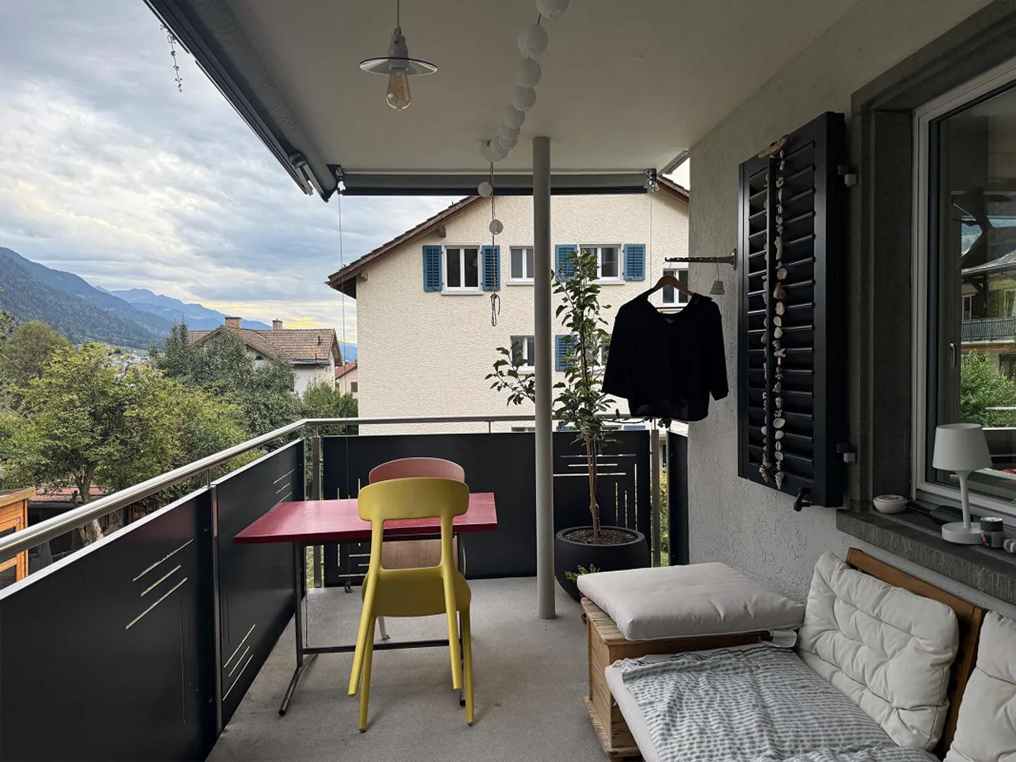 Charmante appartement de 3,5 pièces dans le quartier populaire de Loe - Photo 3 sur 7