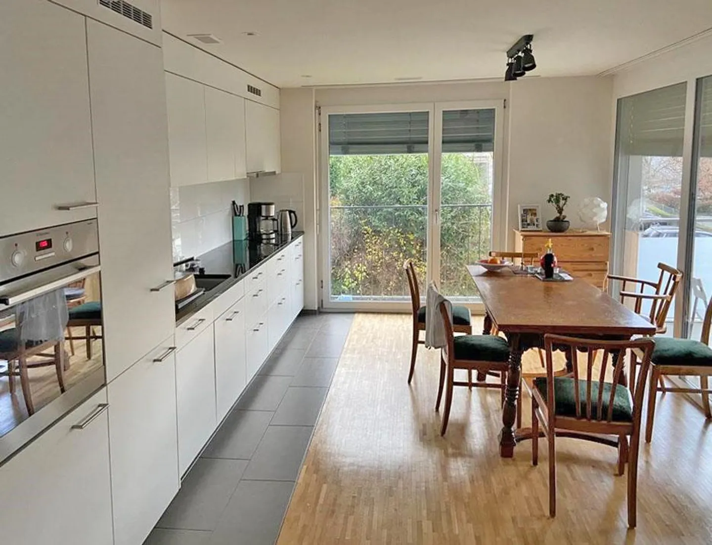 Helle Wohnung mit Balkon - Foto 2 von 13