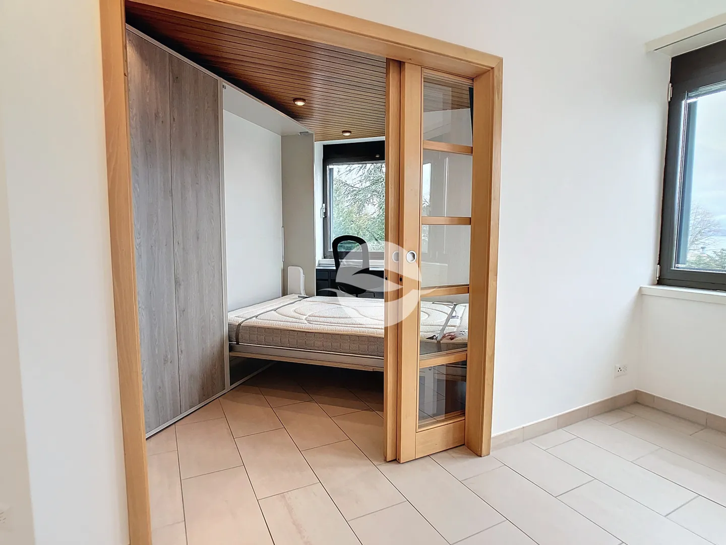 Beautiful apartment with lake and Alps view - Photo 4 of 15