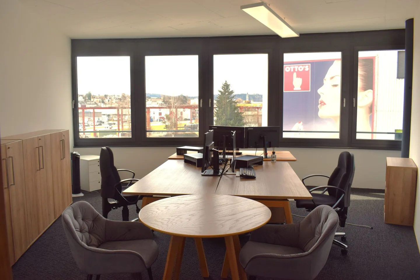 Uffici completamente attrezzati con elevato standard di finitura - Foto 1 di 8