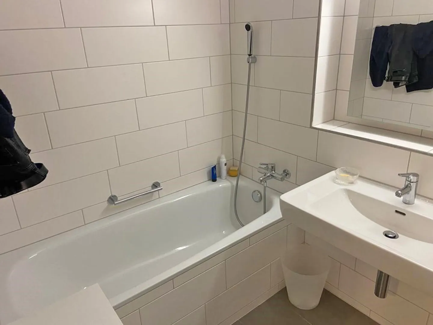 Helle Wohnung mit Balkon - Foto 4 von 13