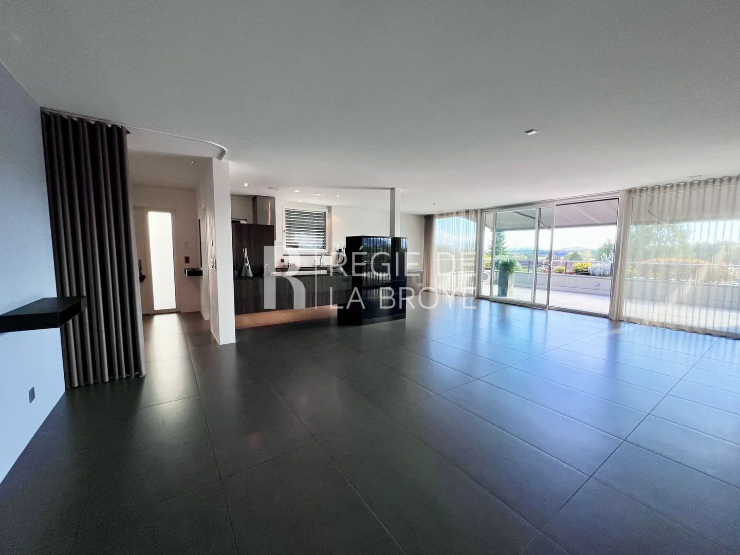 Appartamento di lusso 165 m² a Gampelen - Foto 3 di 16