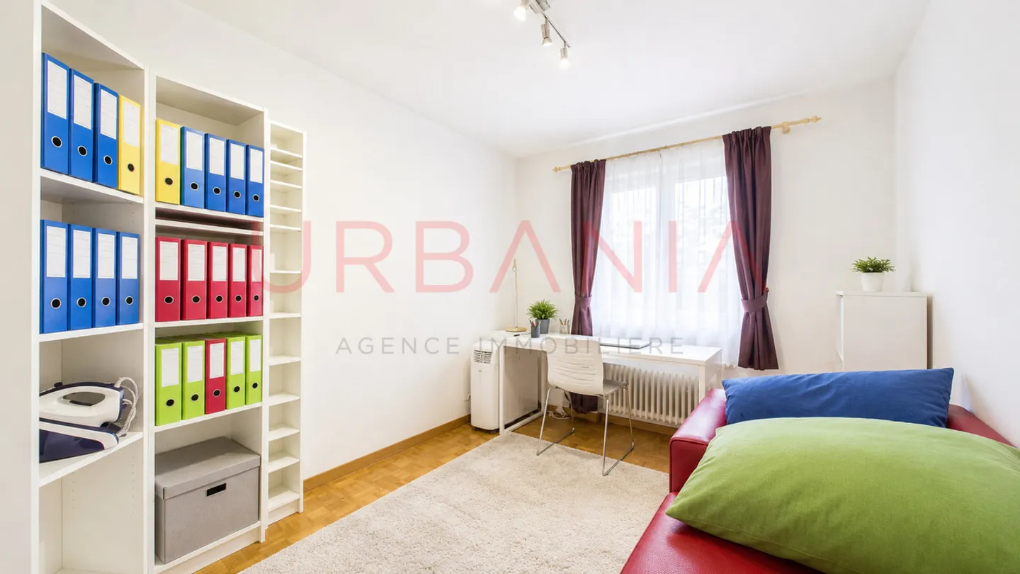 Charmante 5-Zimmer-Wohnung mit zwei Balkonen in Bernex - Foto 6 von 6