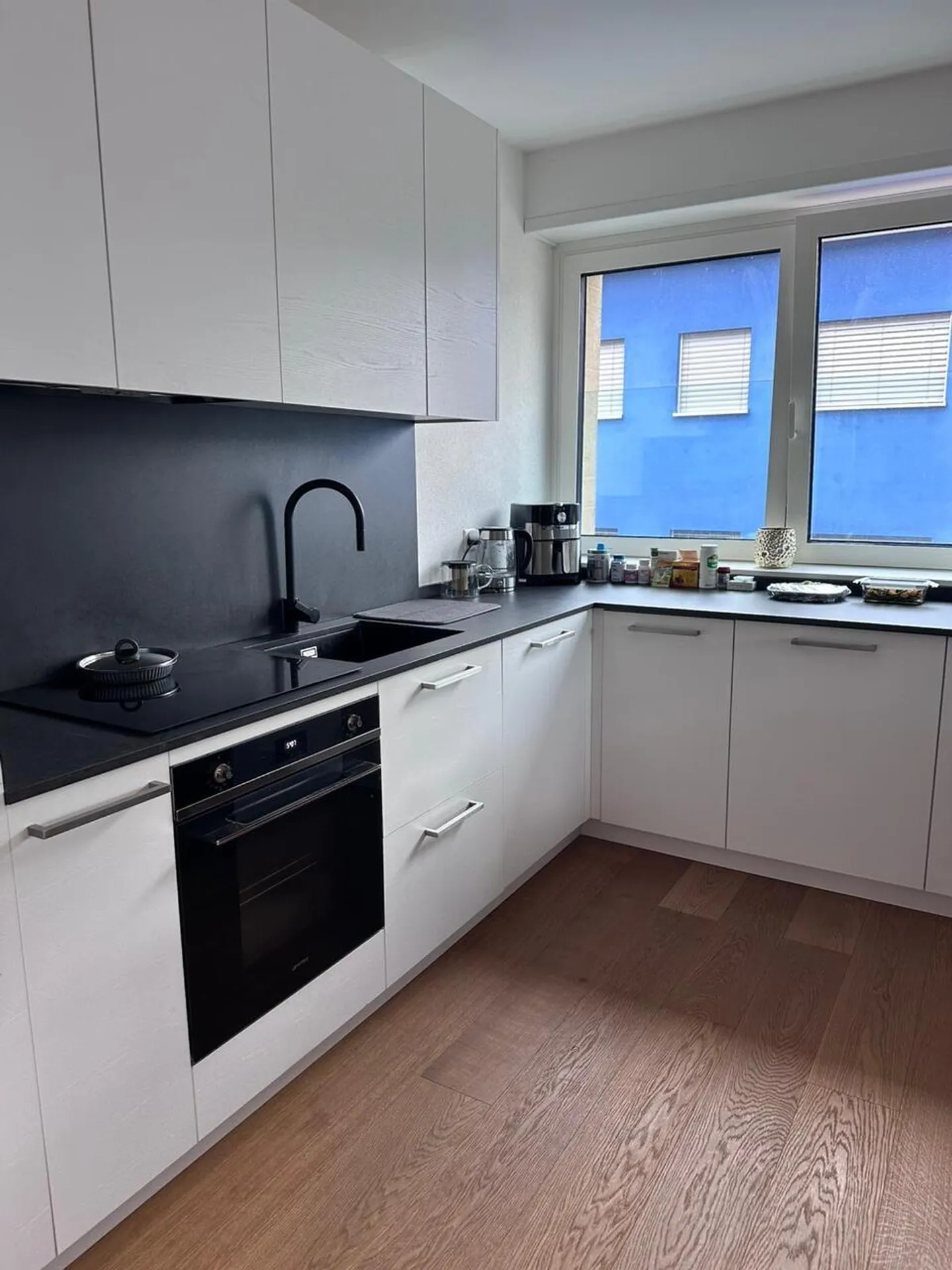 GRANDE E MODERNO APPARTAMENTO 2.5 STANZE IN CENTRO con ARIA CONDIZIONATA - Foto 3 di 7
