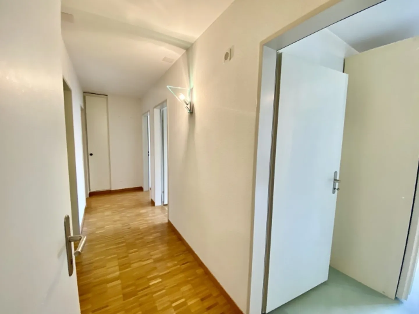Appartamento 4 locali a Küsnacht - limitato fino al 31.08.2026 - Foto 2 di 5