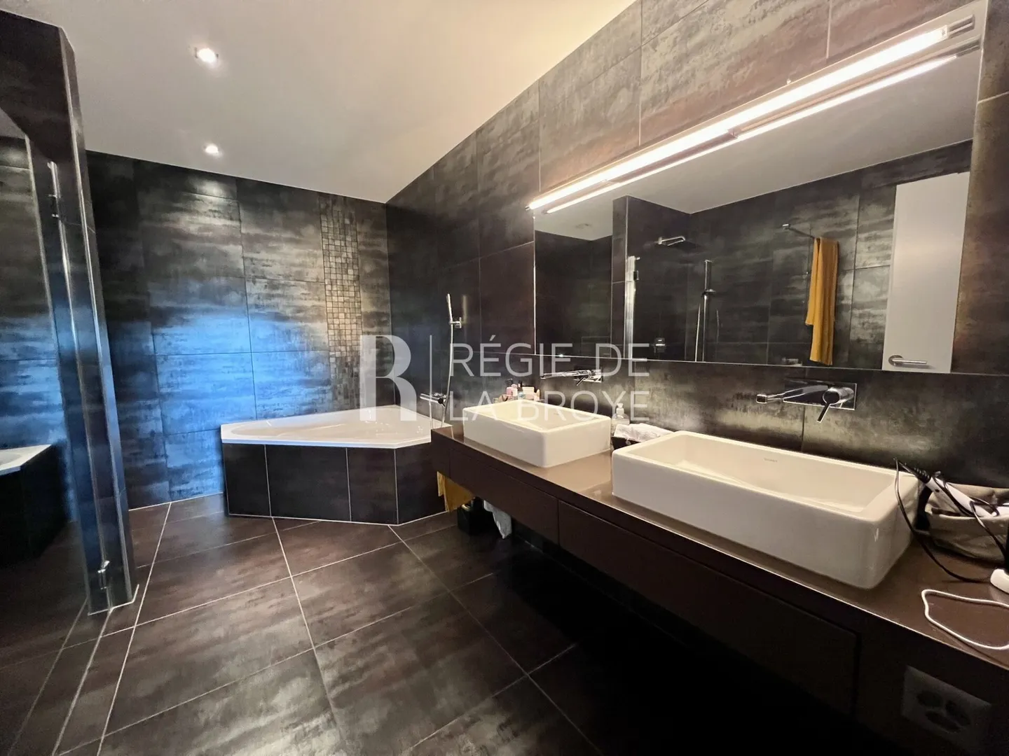 Appartamento di lusso 165 m² a Gampelen - Foto 11 di 16