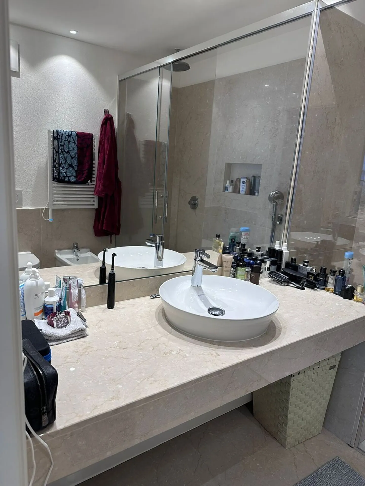 GRANDE E MODERNO APPARTAMENTO 2.5 STANZE IN CENTRO con ARIA CONDIZIONATA - Foto 5 di 7