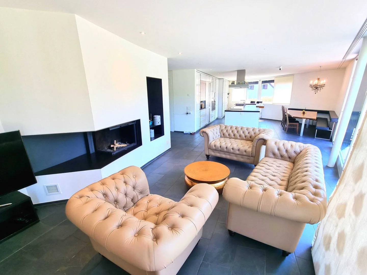Villa architettonica moderna con piscina! - Foto 5 di 30