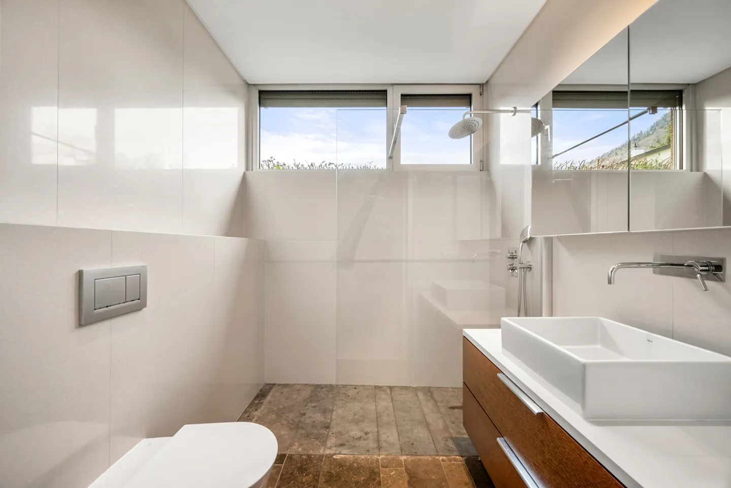 Superbe villa de plain pied avec 3 appartements à Montreux - Photo 8 sur 21